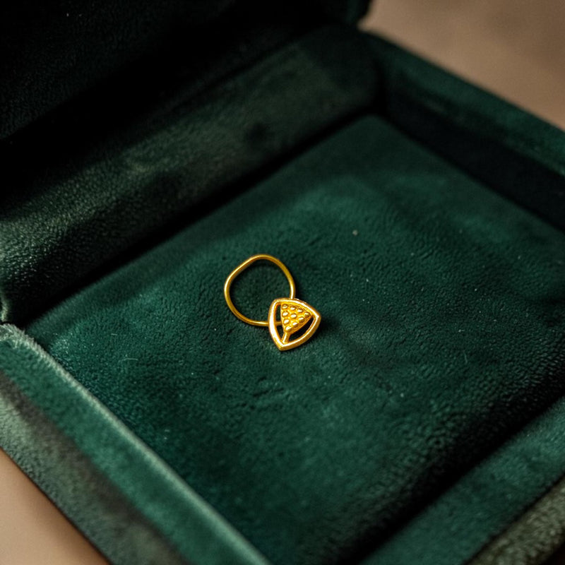 GOLD NOSEPIN- BIS CERTIFIED HUID HALLMARK 375 9KT GOLD NOSEPIN 1 PIECE FOR WOMEN (FOR REGULAR USE). SOLD ON MRP.