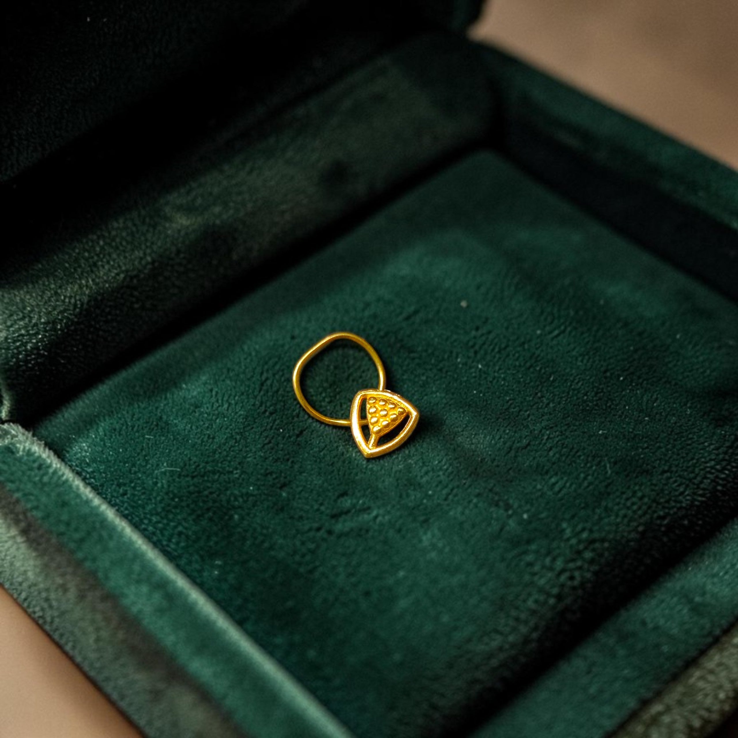 GOLD NOSEPIN- BIS CERTIFIED HUID HALLMARK 375 9KT GOLD NOSEPIN 1 PIECE FOR WOMEN (FOR REGULAR USE). SOLD ON MRP.