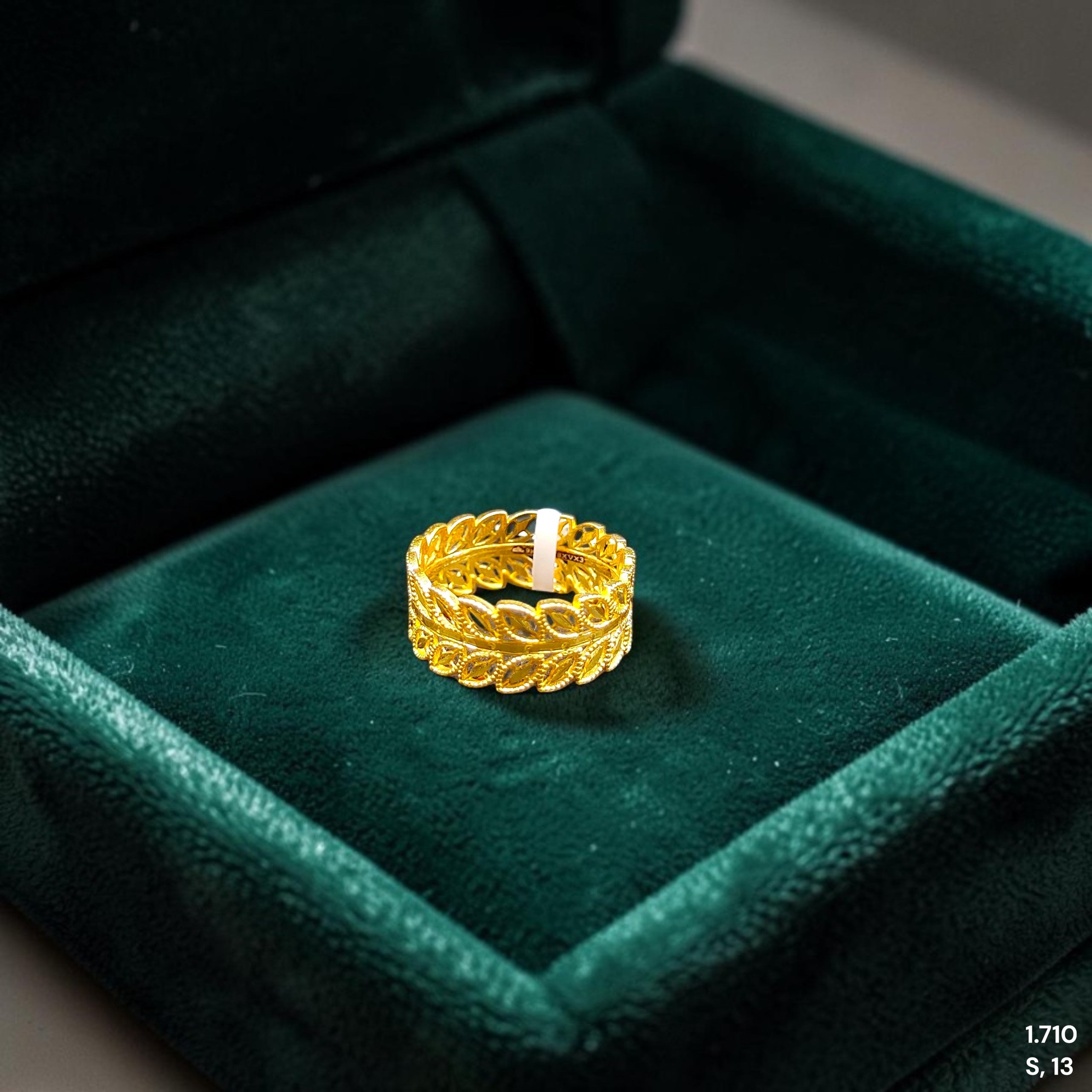 LADIES RING- (SIZE: 13) WGT: 1.710 GM APPROX BIS CERTIFIED HUID HALLMARK 9KT GOLD THUMB RING FOR UNISEX 1 PIECE.