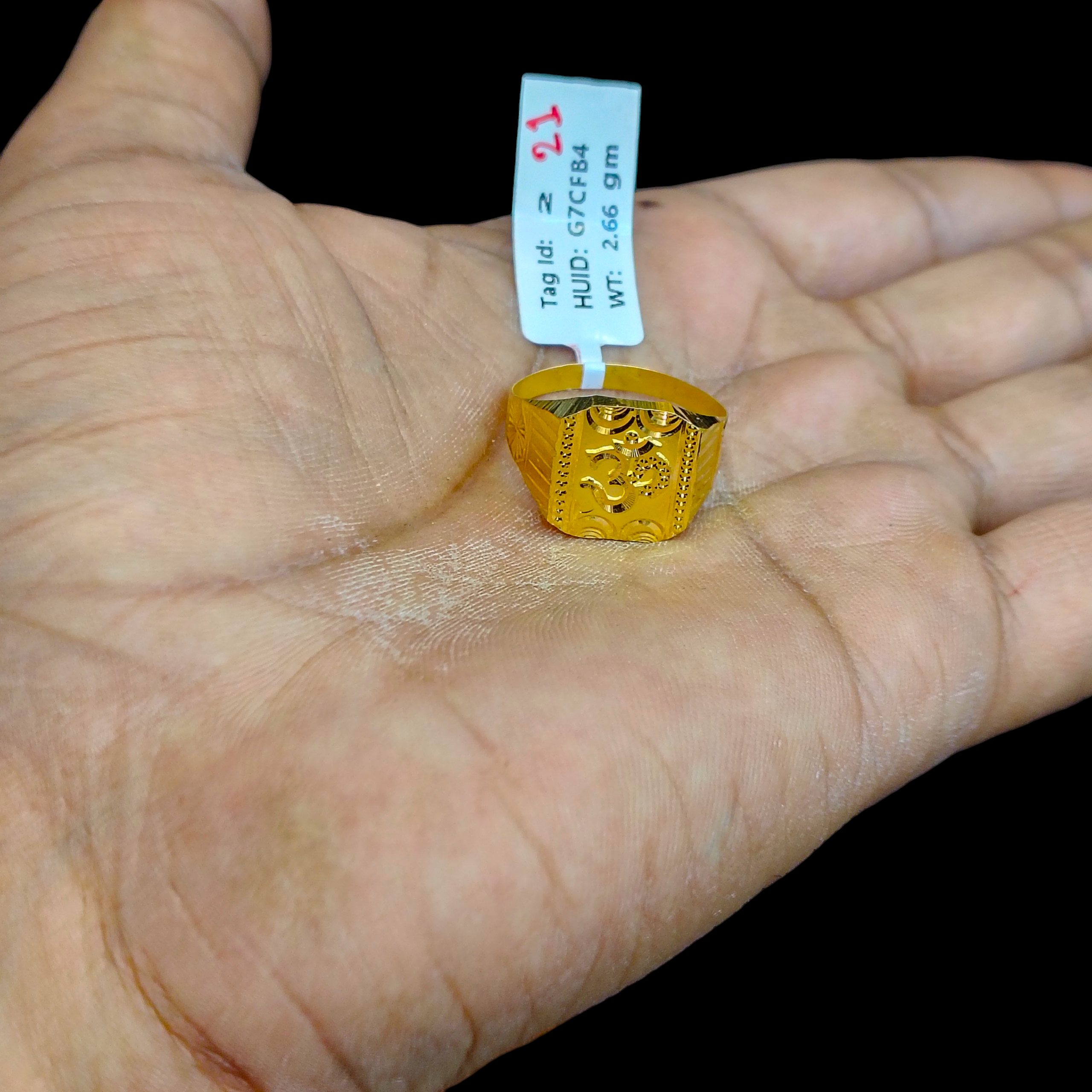 GENTS RING- SIZE:21 (WGT: 2.660 GRAM APPROX) BIS CERTIFIED HUID HALLMARK 916 22KT GOLD GENTS FINGER RING FOR MENS 1 PIECE (REGULAR USE).