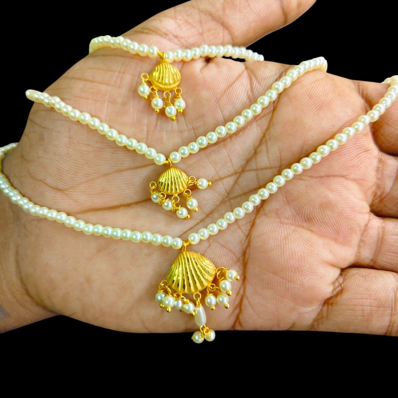 (GMH)- (WGT: 0.730 GM APPROX) BIS CERTIFIED HUID HALLMARK 9KT GOLD MOTI SITAHAR NECKLACE 1 PIECE WITH ADJUSTABLE TASSEL.