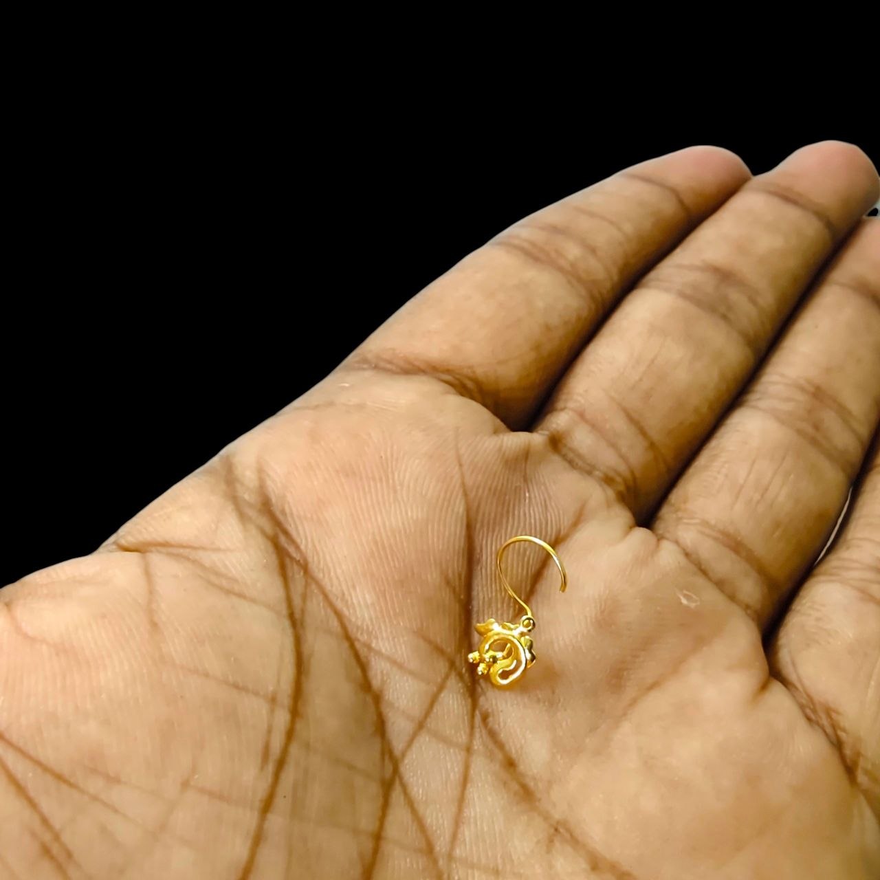 GOLD NOSEPIN- BIS CERTIFIED HUID HALLMARK 375 9KT GOLD NOSEPIN 1 PIECE FOR WOMEN (FOR REGULAR USE). SOLD ON MRP.