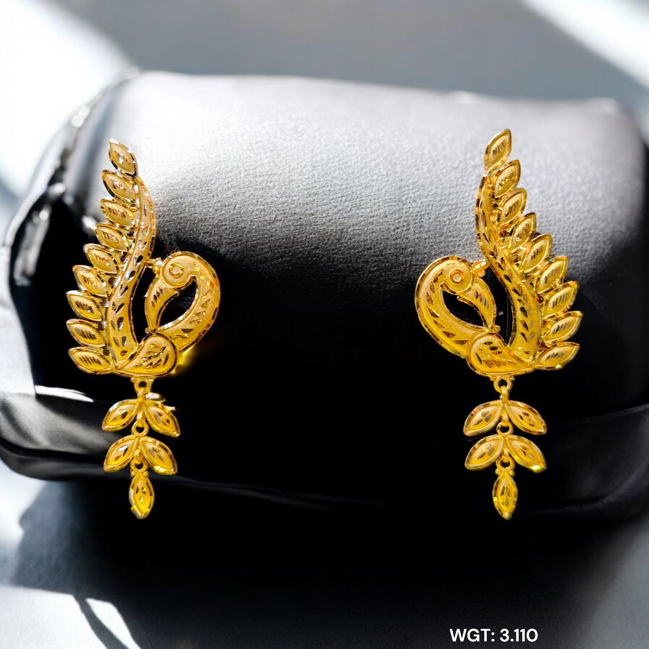 (GER22) BIS CERTIFIED HUID HALLMARK 916 22KT GOLD EARRINGS KANBALA - HALF KAN DESIGN (WGT: 3.110 GM APPROX) 1 PAIR FOR WOMEN.