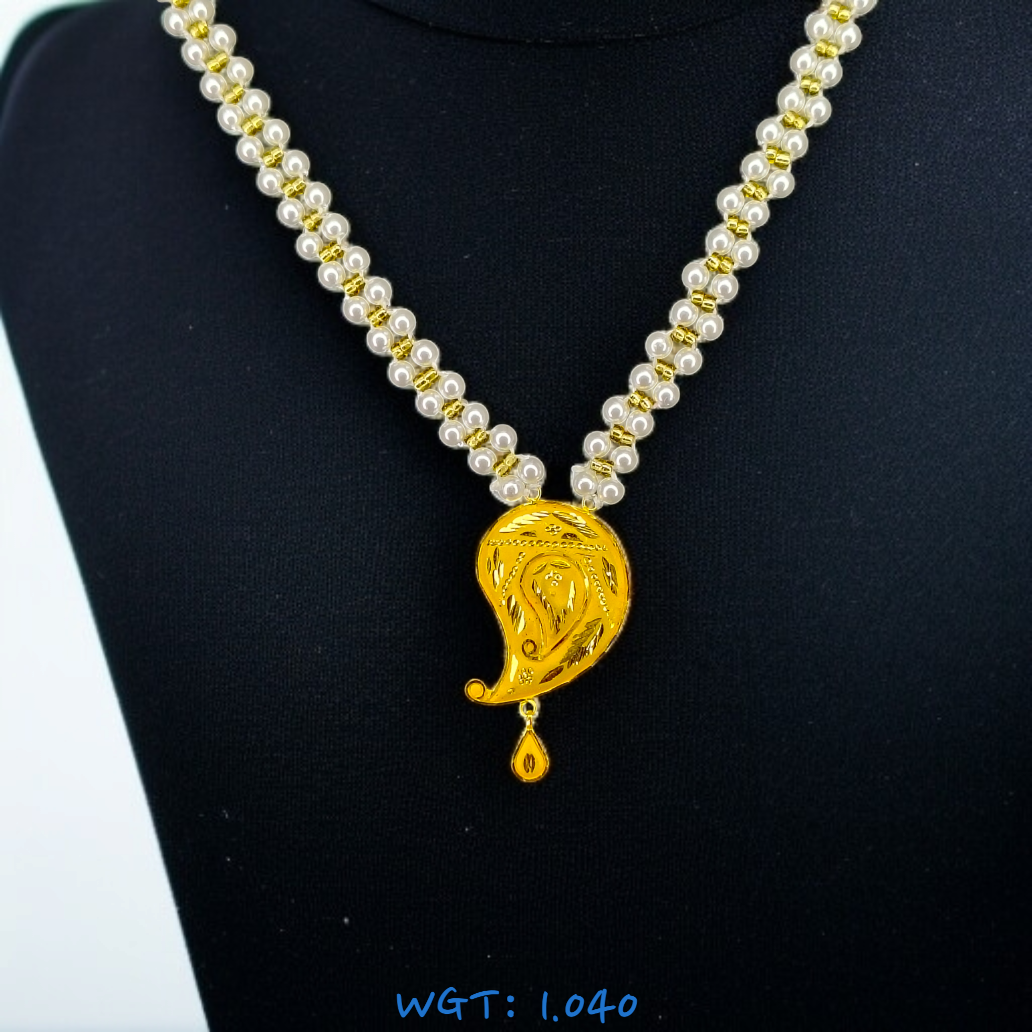 (GPM) TRJ WGT: 1.040 GM APPROX HUID HALLMARK 22KT GOLD MOTI PENDANT 1 PIECE.