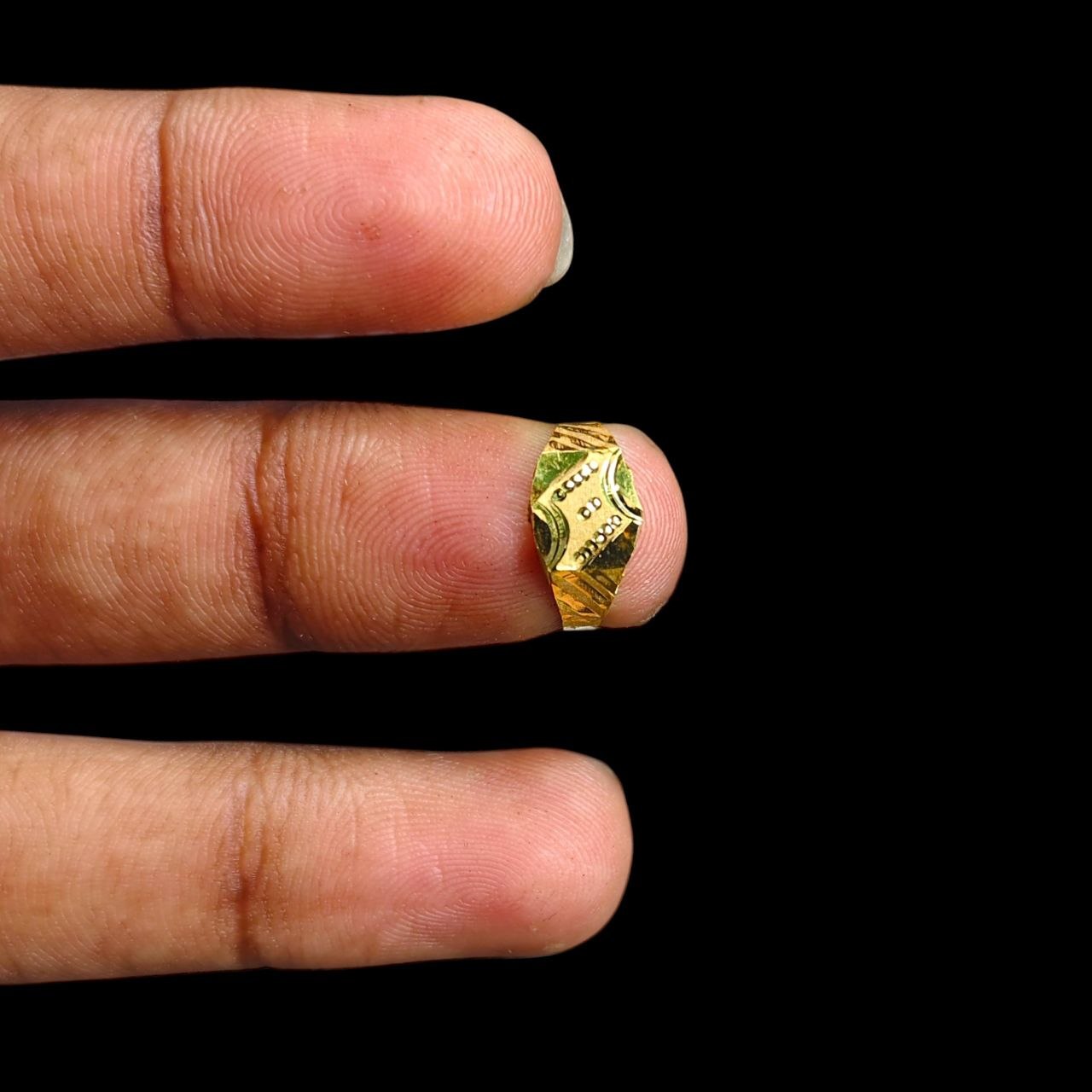 BABY JEWELLERY- TRJ WGT: 0.210 GM APPROX 375 9KT HUID HALLMARK GOLD BABY FINGER RING 1 PIECE FOR RICE CEREMONY & BIRTHDAY.(S99AYI)