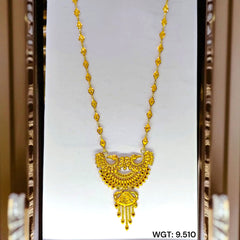 RAJLAXMI WGT: 9.510 GM APPROX HUID HALLMARK 22KT GOLD SITAHAR 1 PIECE WITH ADJUSTABLE TASSEL.