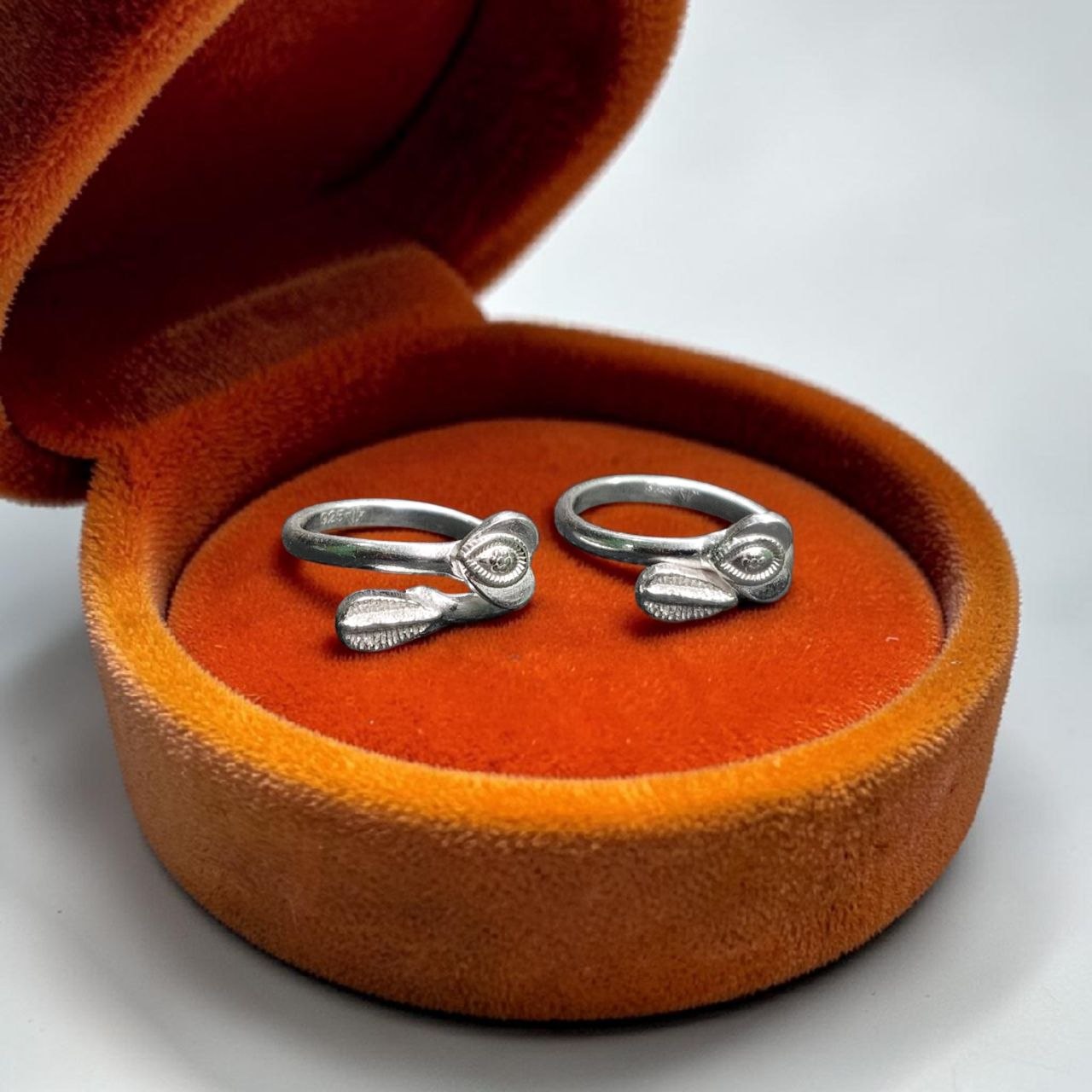 SILVER TOE RING- CERTIFIED BIS HUID HALLMARK 925 SILVER TOE RING (BICHIYA) 1 PAIR FOR REGULAR USE- (SOLD ON MRP).