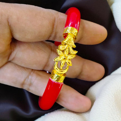 (GSP) TRJ RED COLOUR (SIZE: 23) WGT: 1.620 GM APPROX 22KT HUID HALLMARK GOLD MUKH POLA BANGLES 1 PIECE DESIGN FOR REGULAR USE.