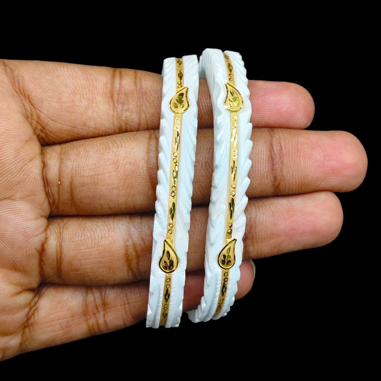 GSB9K- SIZE:27 (WGT: 1.150 GM APPROX) BIS CERTIFIED HUID HALLMARK 375 9KT GOLD SAKHA BADHANO 1 PAIR FOR WOMEN (CHILA PATH DESIGN) NOT FOR REGULAR USE. (BCBABF)-(JFYGKT)