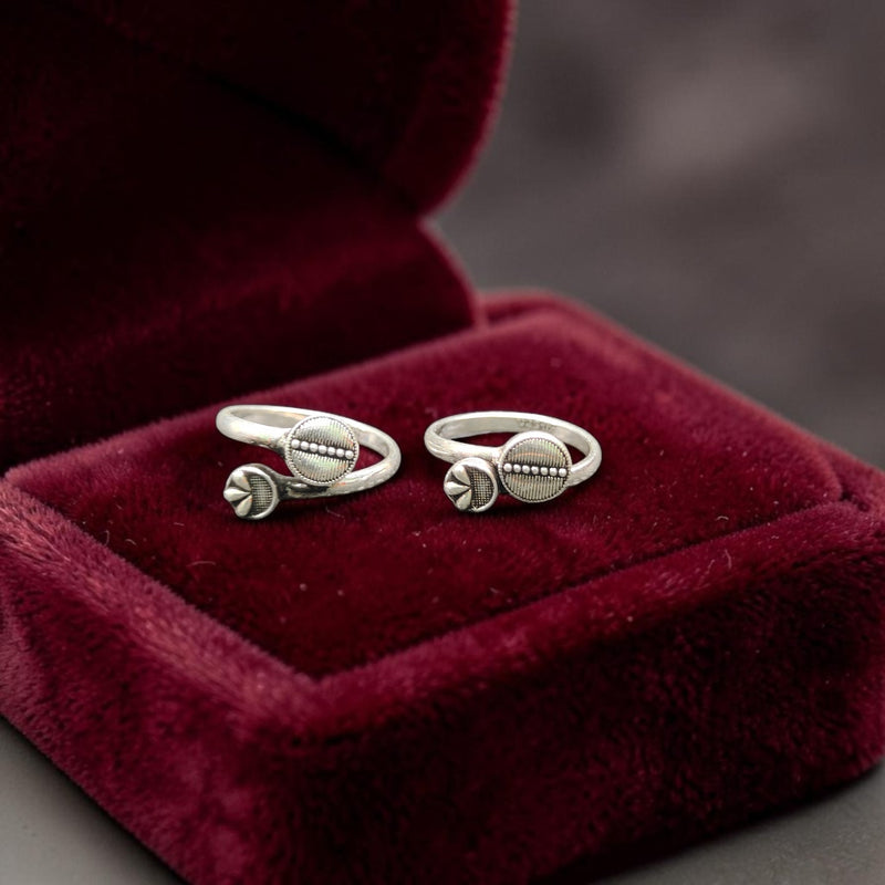 SILVER TOE RING- CERTIFIED BIS HUID HALLMARK 925 SILVER TOE RING (BICHIYA) 1 PAIR FOR REGULAR USE- (SOLD ON MRP).