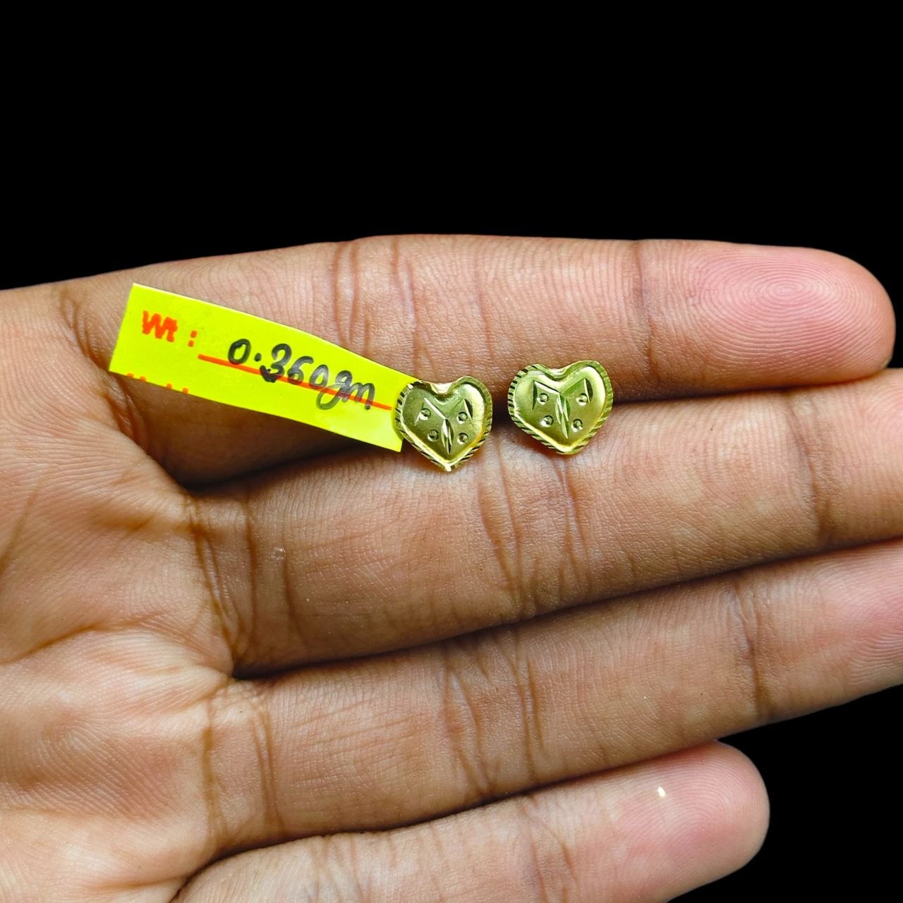 GOLD TOPS- BIS CERTIFIED (WGT: 0.360 GM APPROX) HUID HALLMARK 375 9KT GOLD TOPS 1 PAIR BEST FOR MARRIAGE GIFT.