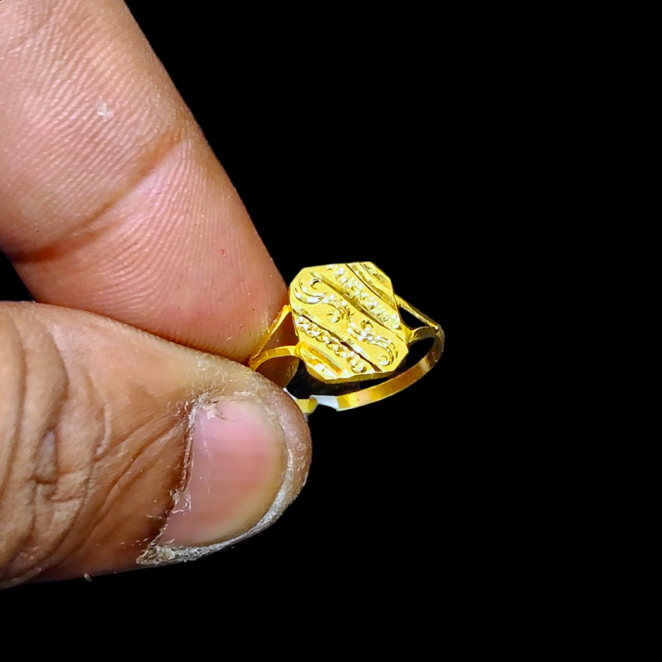 BABY JEWELLERY- TRJ WGT: 0.540 GM APPROX 22KT HUID HALLMARK GOLD BABY FINGER RING 1 PIECE FOR RICE CEREMONY & BIRTHDAY.