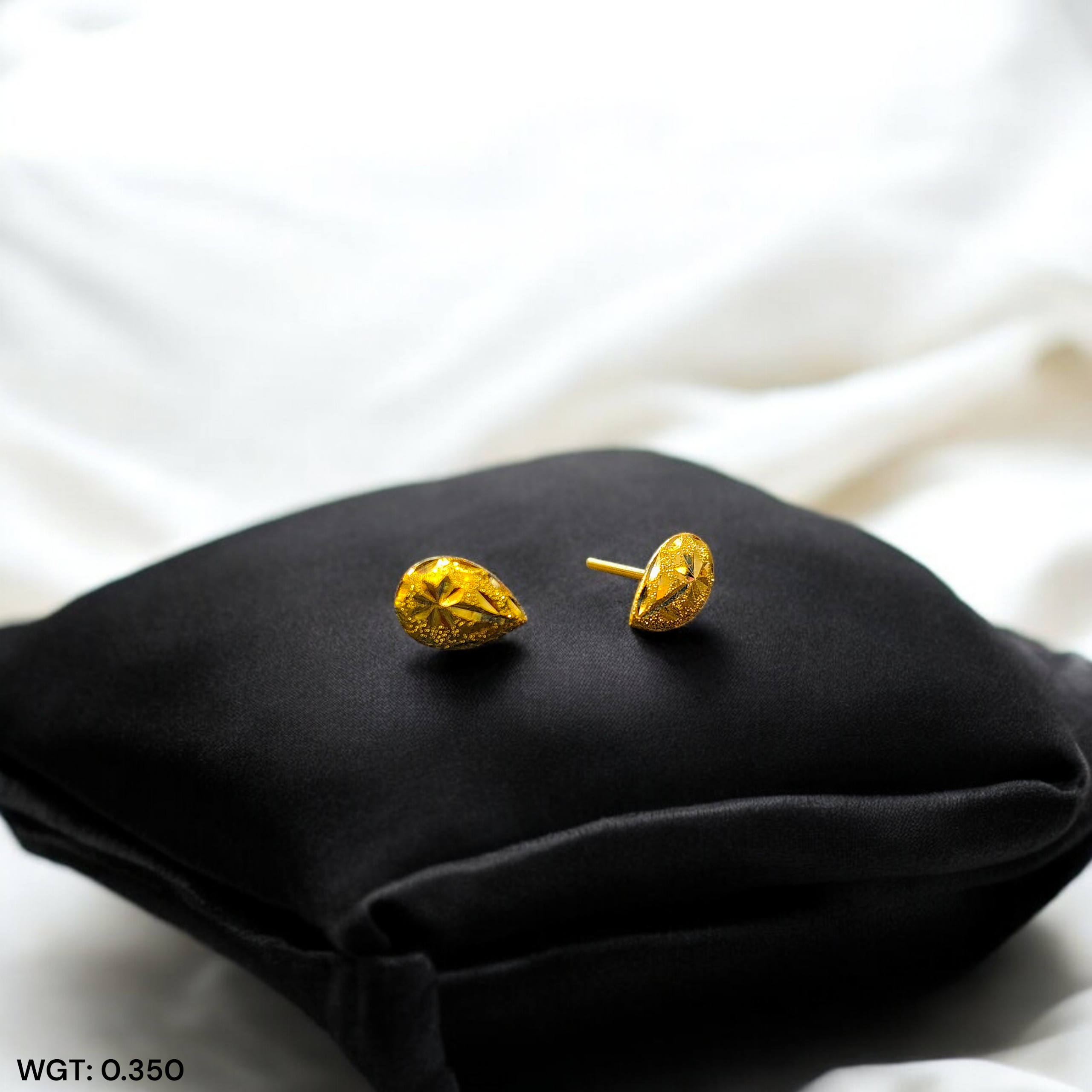 (GSE9) TRJ BABY TOPS WGT: 0.350 GM APPROX BIS CERTIFIED HUID HALLMARK 9KT GOLD STUD EARRINGS FOR WOMEN 1 PAIR FOR REGULAR USE.