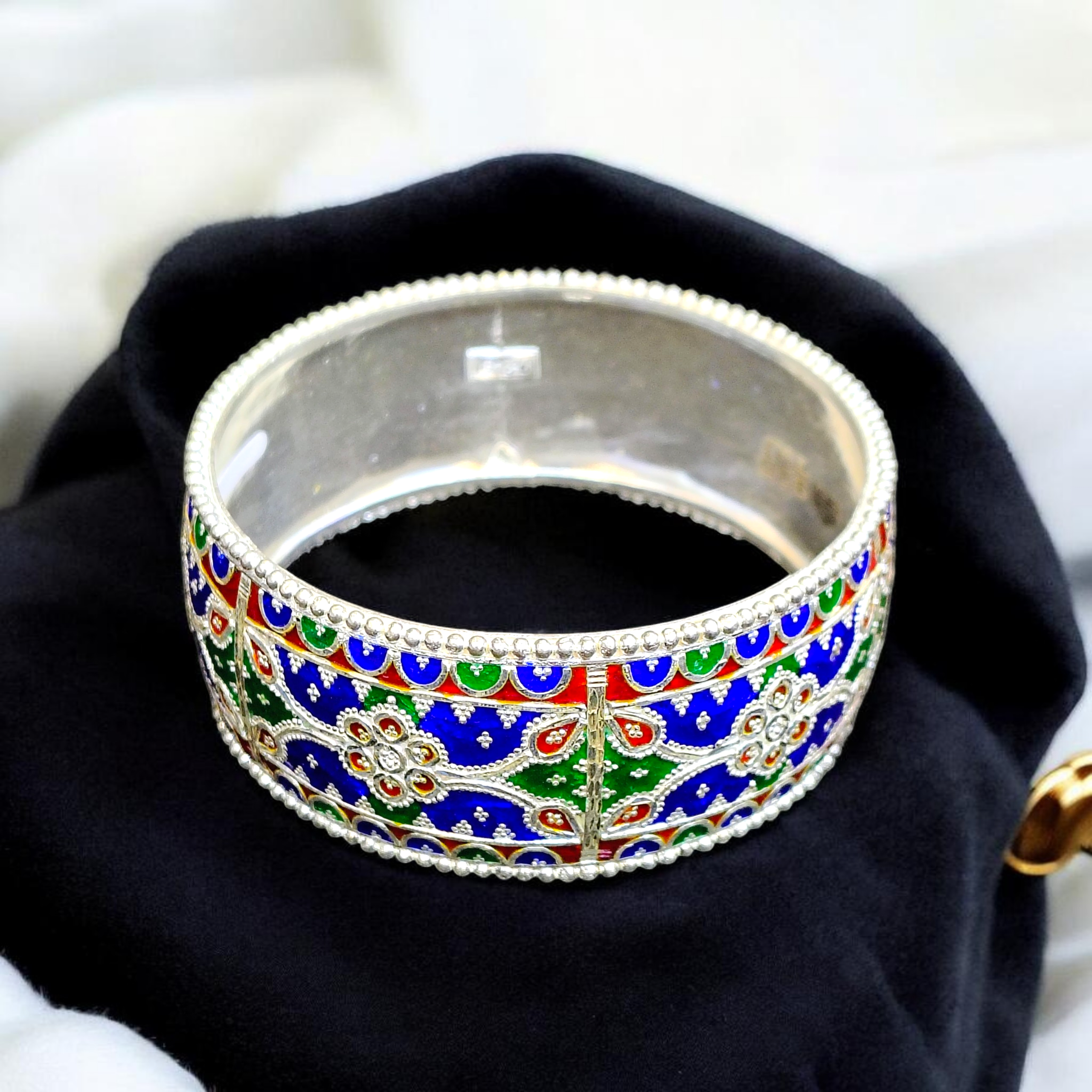 LUXURY SILVER CHUR- (SIZE 28) CERTIFIED BIS HALLMARK 925 SILVER CHUR (MANIPUR DESIGN) APPROX WGT: 51.040 GM (1 PIECE) FOR REGULAR USE FOR WOMEN.