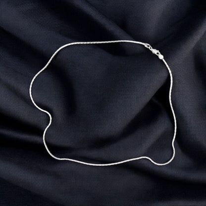 (SLCN) SILVER CHAIN 22 INCH - 625 SILVER CHAIN WGT: 8.880 GM APPROX 1 PIECE (UNISEX DESIGN) FOR MEN AND WOMEN.