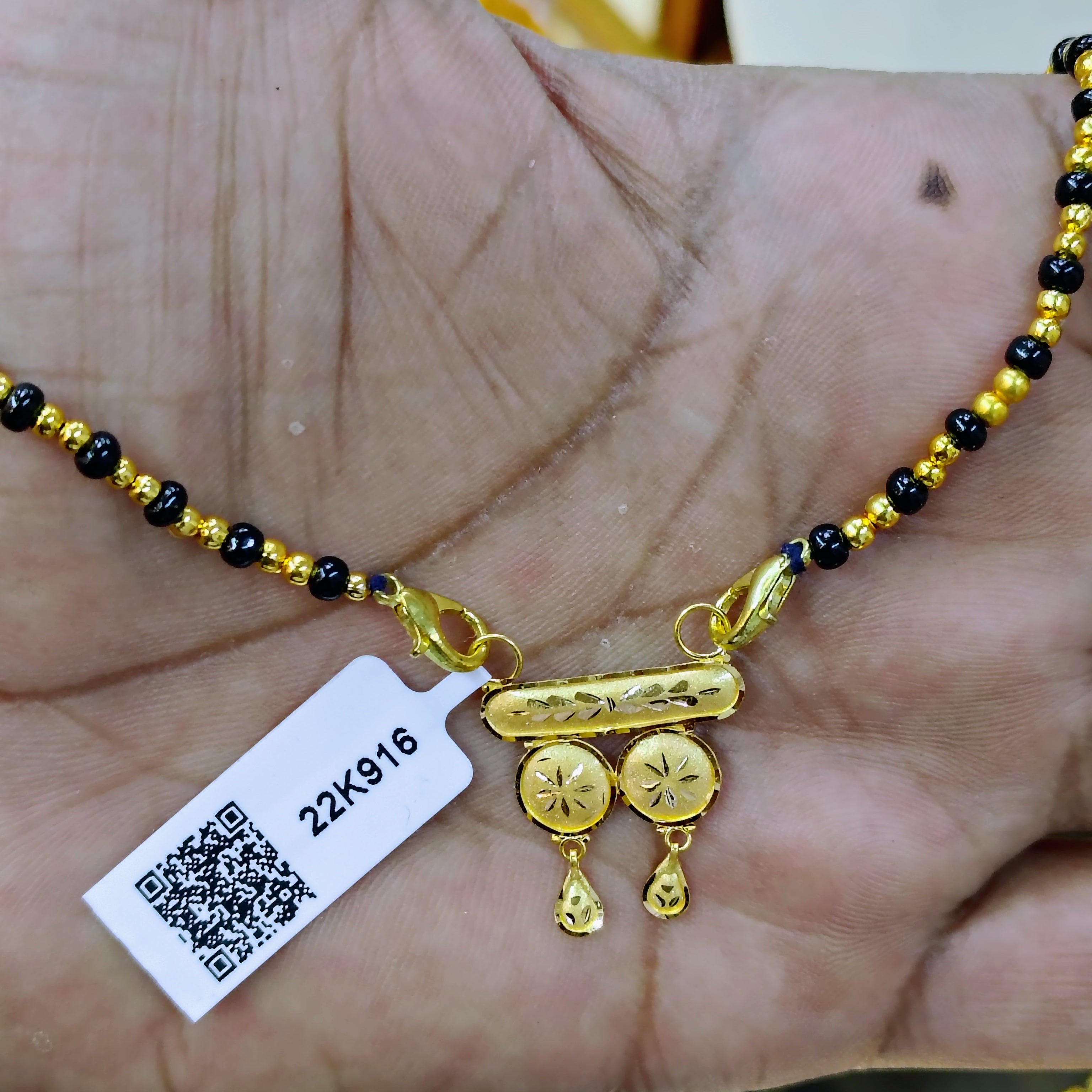 (GPM22) BIS CERTIFIED HUID HALLMARK 22KT GOLD SOUTH INDIAN STYLE PENDANT MANGALSUTRA 1 PIECE WGT: 0.520 - 0.580 GM APPROX. WITH FREE TASSEL.(NP)