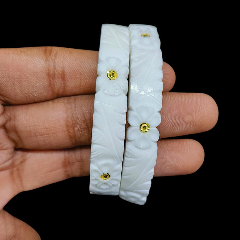 GSB9K- (CN22AU)-(RYWI8M) (SIZE:28) (WGT: 0.400 GM APPROX) BIS CERTIFIED HUID HALLMARK 375 9KT GOLD SAKHA BADHANO 1 PAIR FOR WOMEN NOT FOR REGULAR USE.
