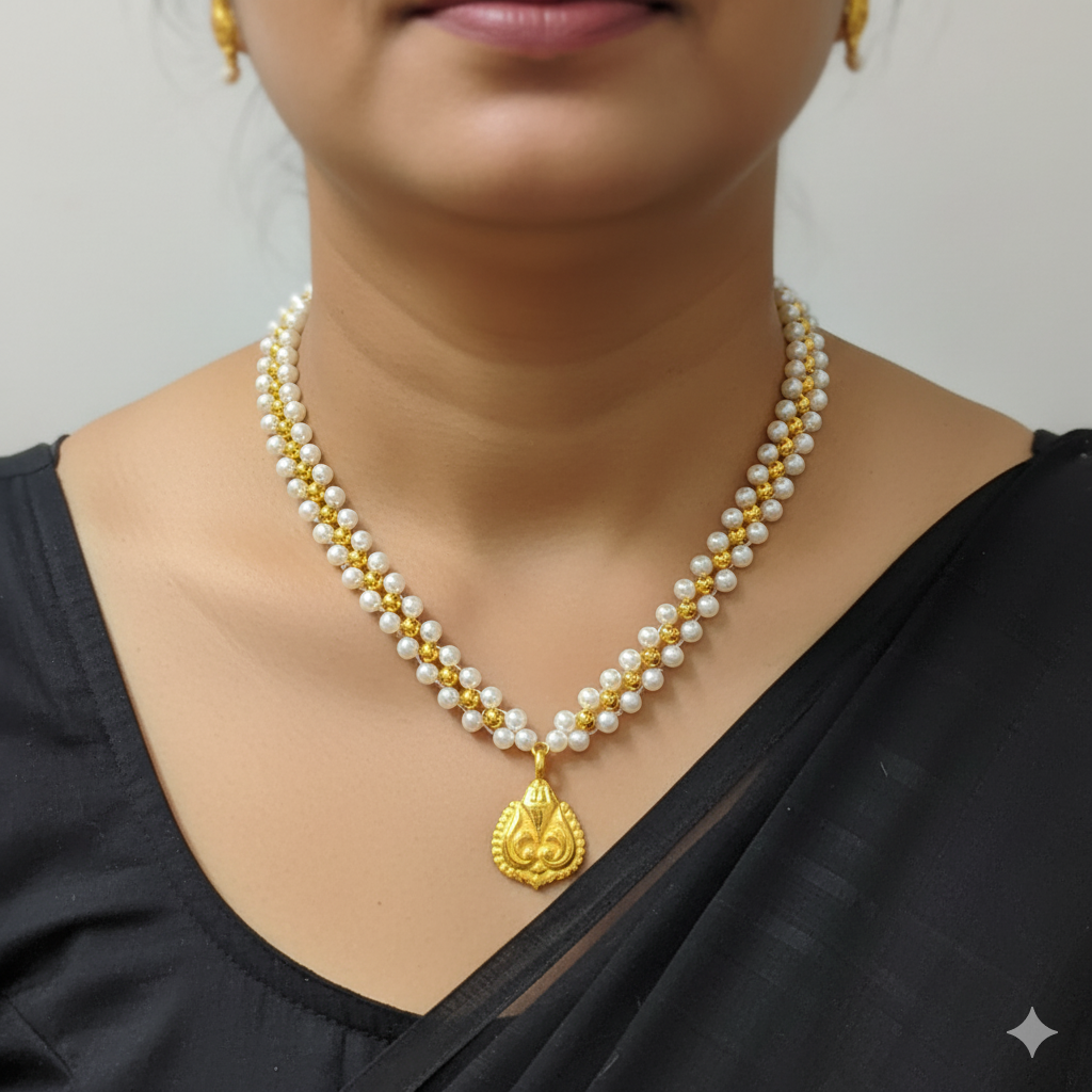 (GML) FLORAL2 LOCKET WGT: 0.230 GM APPROX BIS CERTIFIED HUID HALLMARK 9KT GOLD MINI LOCKET 1 PIECE FOR WOMEN (WITH ADJUSTABLE TASSEL).