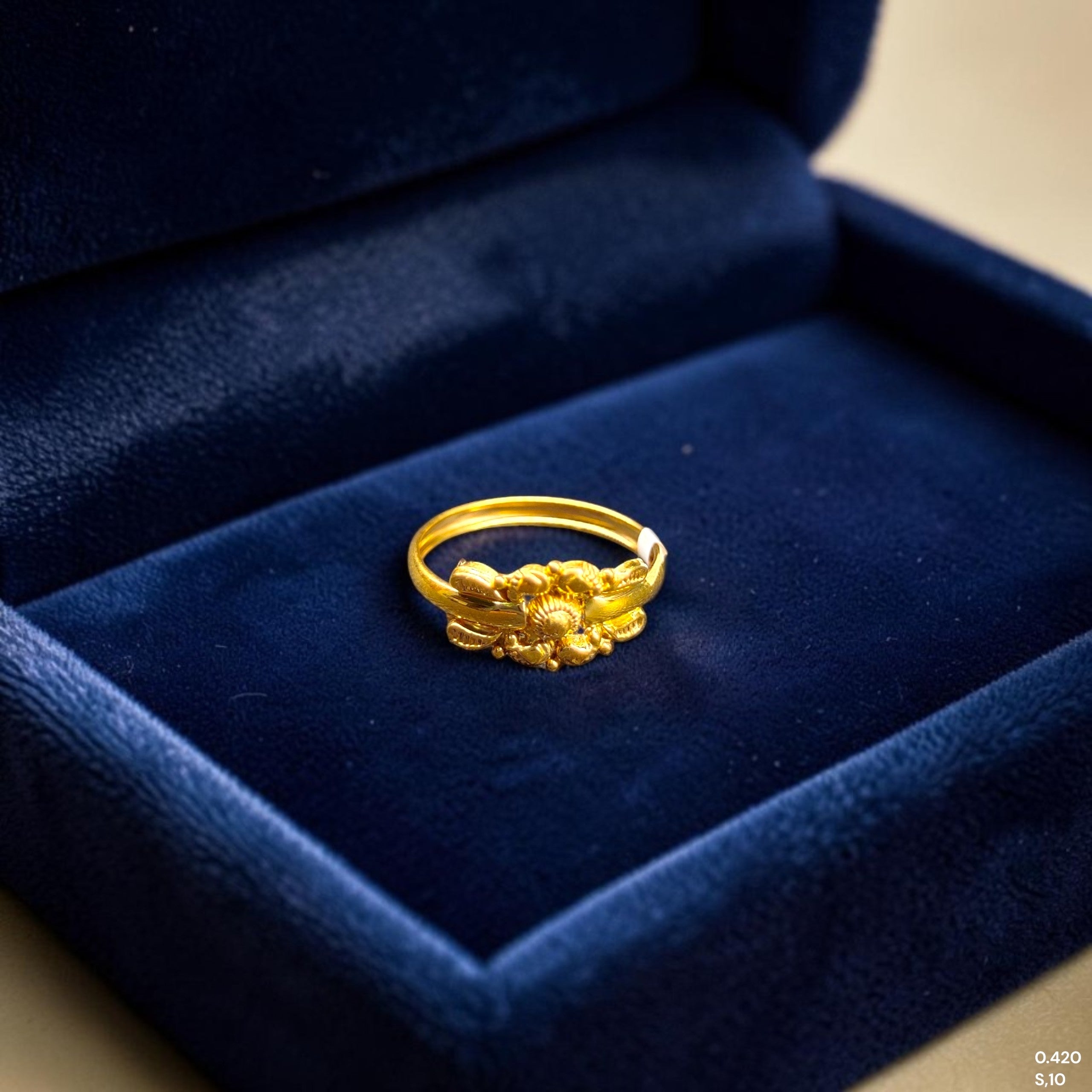 RAJKOT LADIES RING- (SIZE: 10) WGT: 0.420 GM APPROX BIS CERTIFIED HUID HALLMARK 9KT GOLD FINGER RING FOR WOMEN 1 PIECE FOR WOMEN (SUPER LIGHT WEIGHT - NOT FOR REGULAR USE)