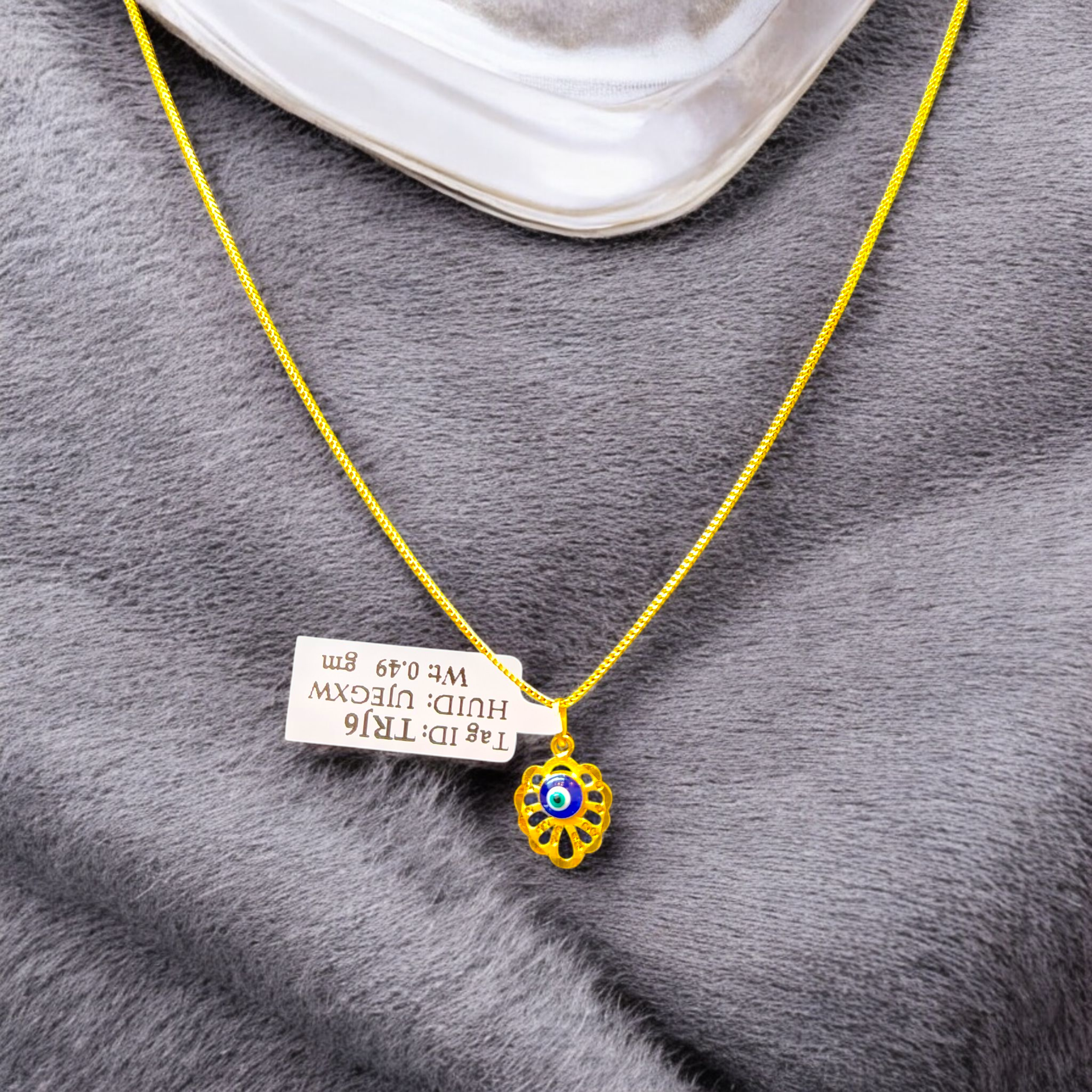 (GLC22) LOCKET WGT: 0.490 GM APPROX BIS CERTIFIED HUID HALLMARK 916 22KT GOLD LOCKET 1 PIECE FOR UNISEX. (CHAIN NOT INCLUDED).