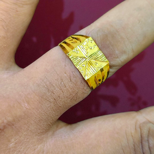 SIZE:21 (WGT: 1.070 GRAM APPROX) BIS CERTIFIED HUID HALLMARK 916 22KT GOLD GENTS FINGER RING FOR MENS 1 PIECE.