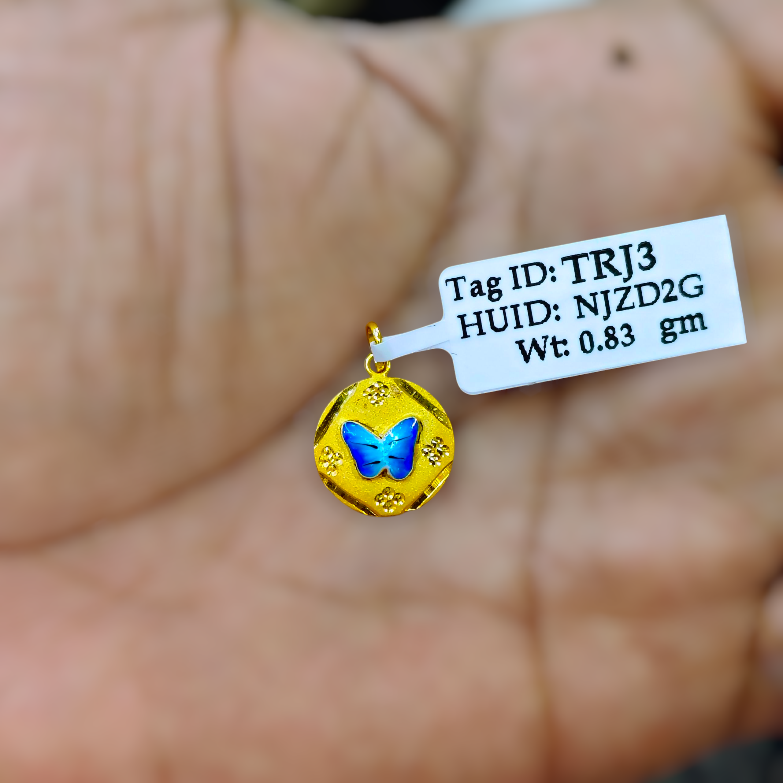 (GLC22) LOCKET WGT: 0.830 GM APPROX BIS CERTIFIED HUID HALLMARK 916 22KT GOLD LOCKET 1 PIECE FOR UNISEX. (CHAIN NOT INCLUDED).