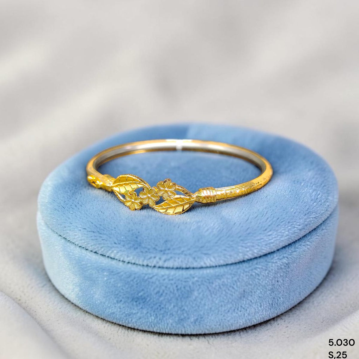 GOLD NOA- (SIZE: 25) WGT: 5.030 GM APPROX BIS CERTIFIED HUID HALLMARK 22KT GOLD BRACELET NOA BADHANO BANGLES 1 PIECE FOR WOMEN. (PF7FGR)