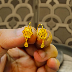 (GER22) BIS CERTIFIED WGT: 0.860 GM APPROX HUID HALLMARK 916 22KT GOLD FLOWER DESIGN SAFETIPIN EARRINGS 1 PAIR FOR WOMEN.