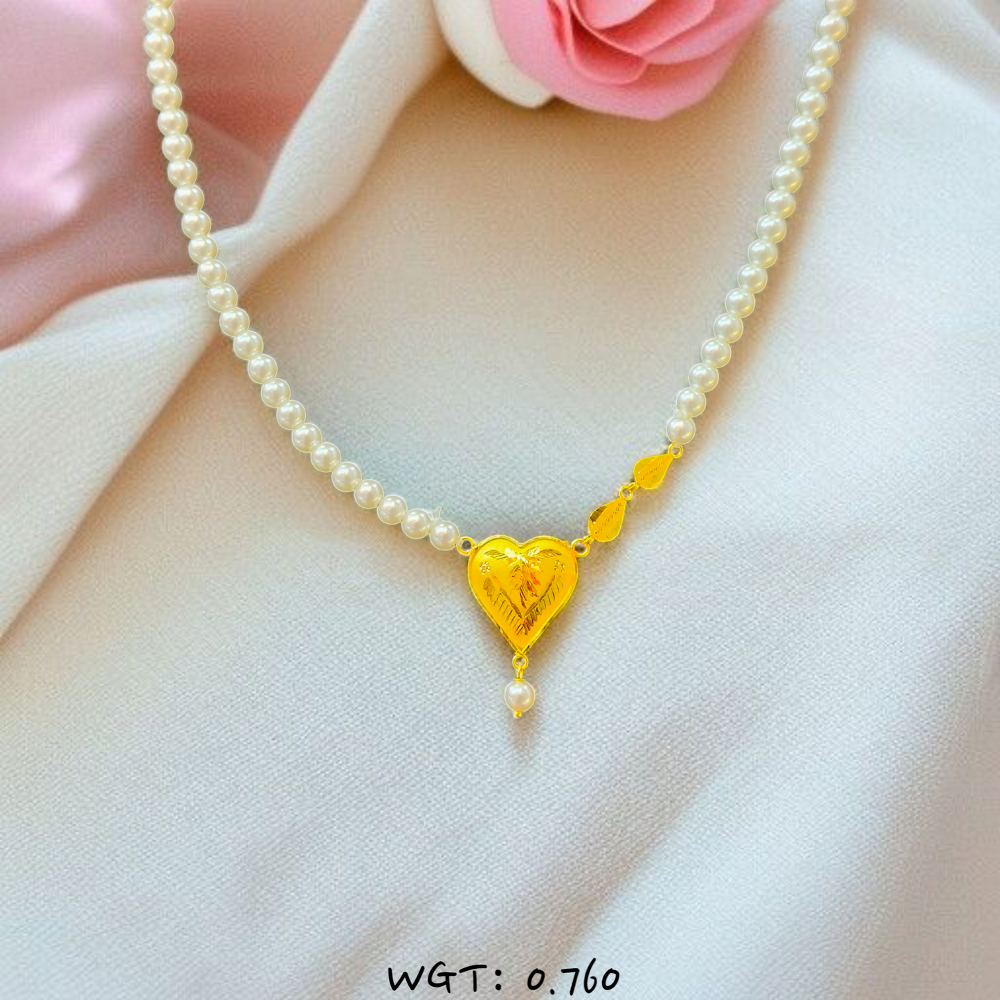 TRJ WGT: 0.760 GM APPROX HUID HALLMARK 22KT GOLD MOTI PENDANT 1 PIECE.