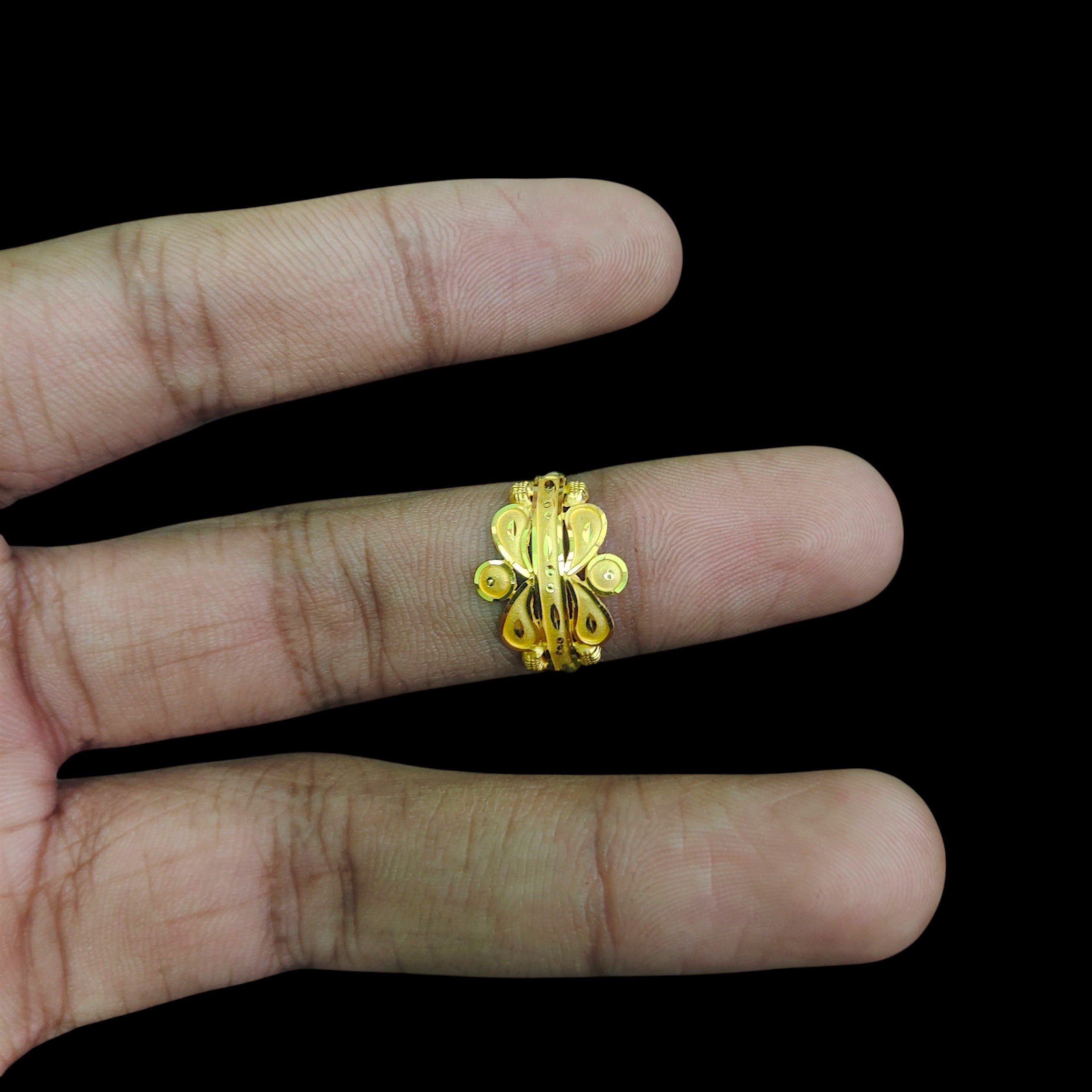 LADIES RING- (SIZE: 14) WGT: 1.150 GM APPROX BIS CERTIFIED HUID HALLMARK 916 22KT GOLD RING FOR WOMEN 1 PIECE.