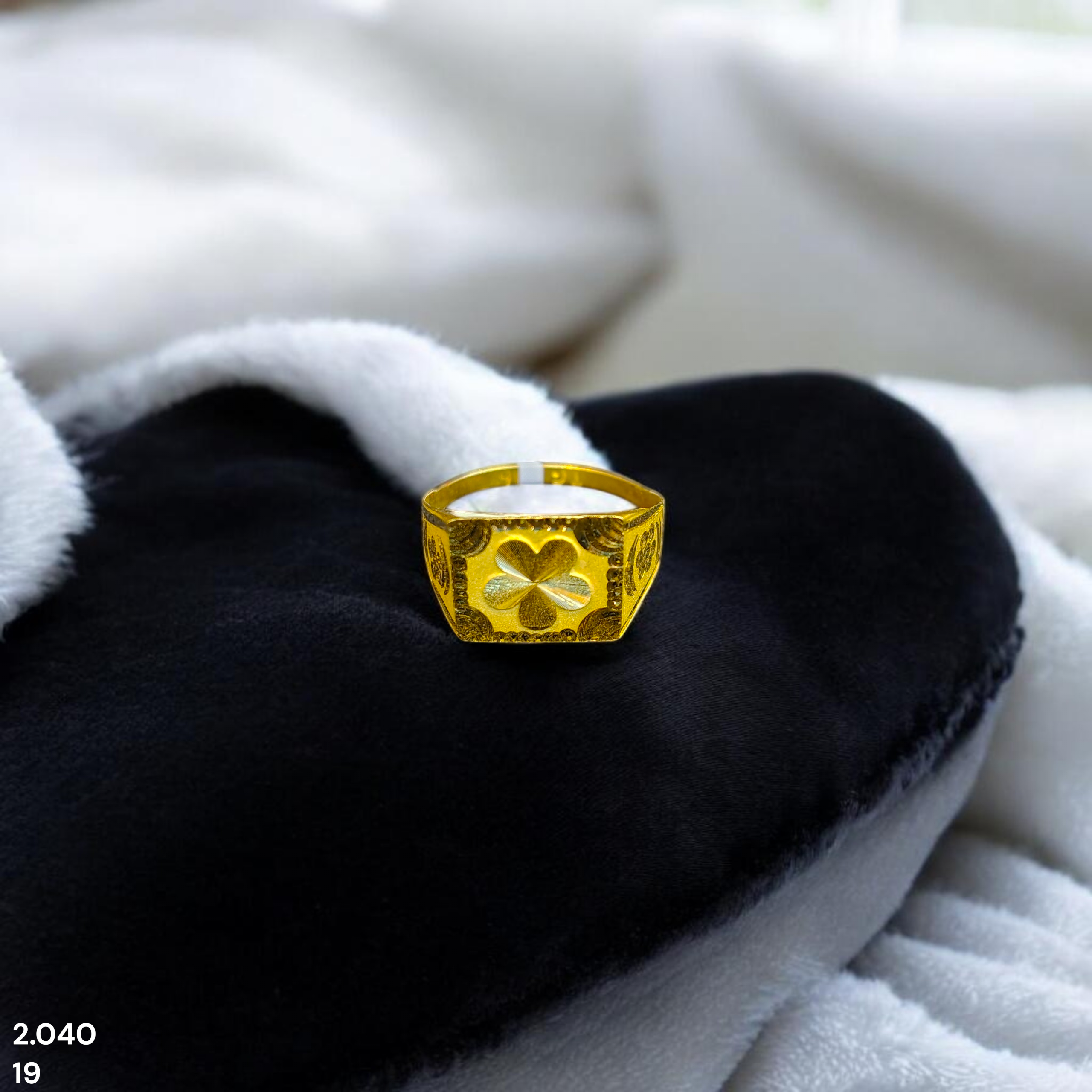 GENTS RING- SIZE:19 (WGT: 2.040 GRAM APPROX) BIS CERTIFIED HUID HALLMARK 916 22KT GOLD GENTS FINGER RING FOR MENS 1 PIECE (REGULAR USE).