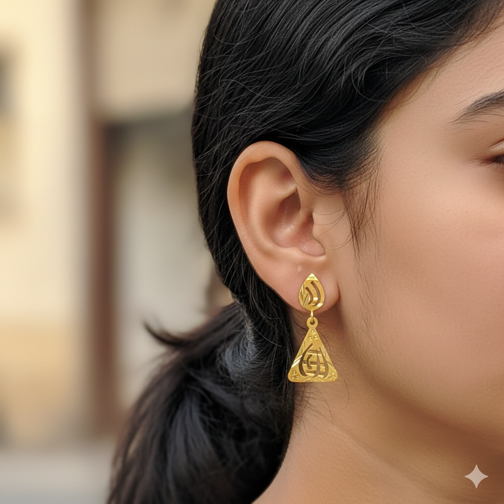 GOLD EARRINGS- WGT: 0.590 GM APPROX BIS CERTIFIED HUID HALLMARK 9KT GOLD EARRINGS 1 PAIR FOR WOMEN.