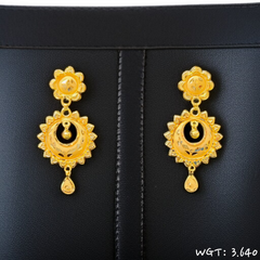 TRJ WGT: 3.640 GM APPROX HUID HALLMARK 22KT GOLD EARRINGS KANBALA 1 PAIR FOR WOMEN.