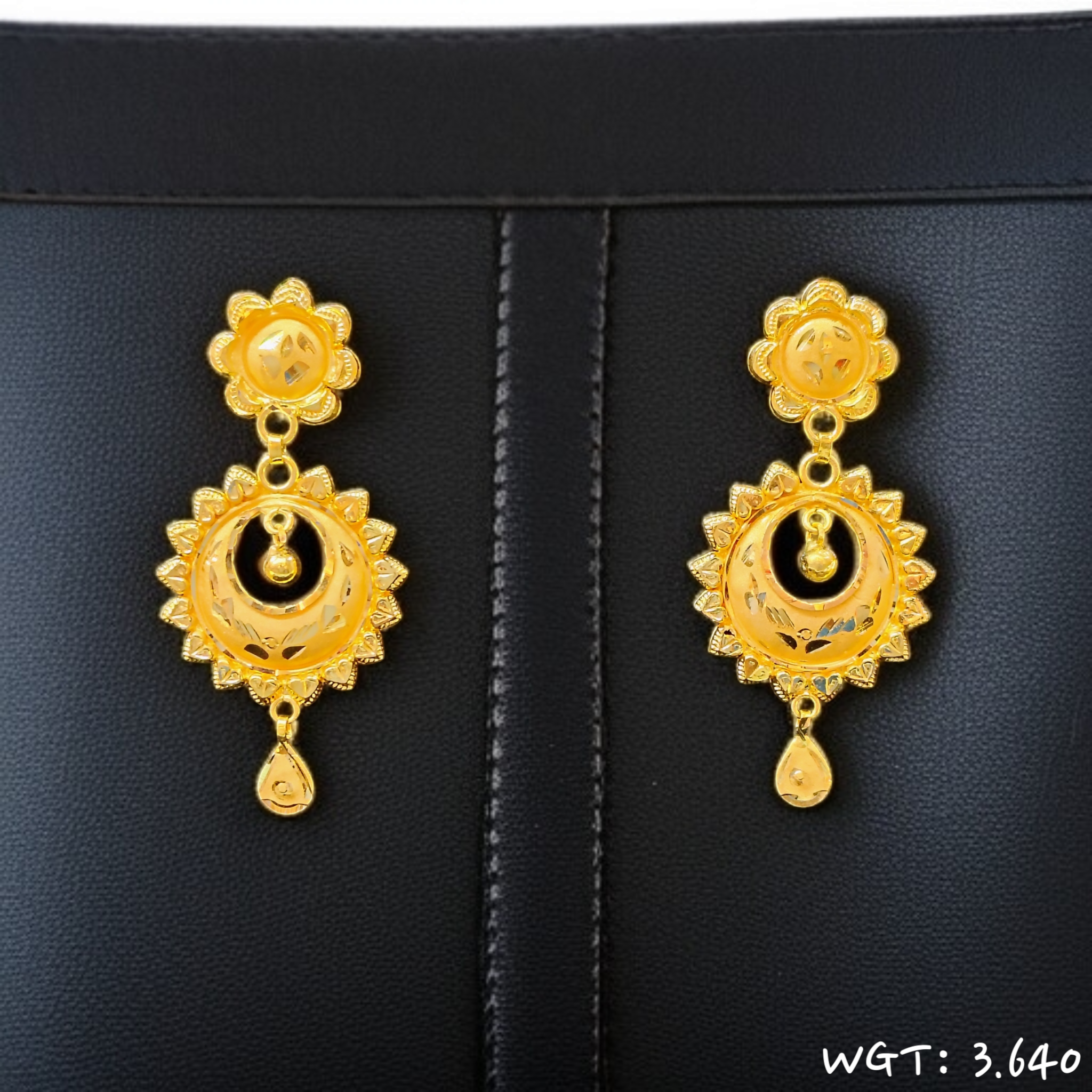 (GER22) TRJ WGT: 3.640 GM APPROX HUID HALLMARK 22KT GOLD EARRINGS KANBALA 1 PAIR FOR WOMEN.