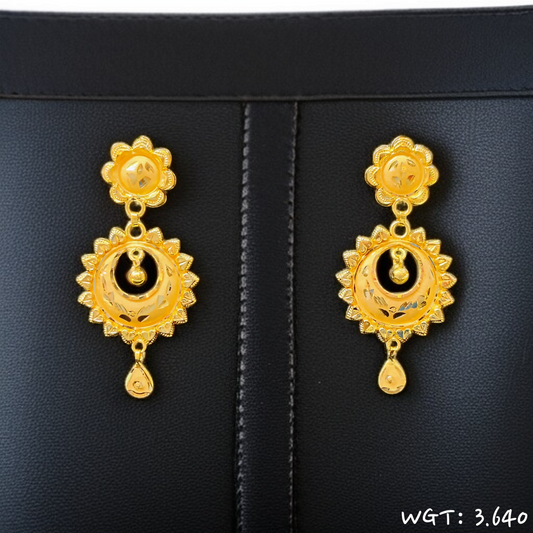 TRJ WGT: 3.640 GM APPROX HUID HALLMARK 22KT GOLD EARRINGS KANBALA 1 PAIR FOR WOMEN.