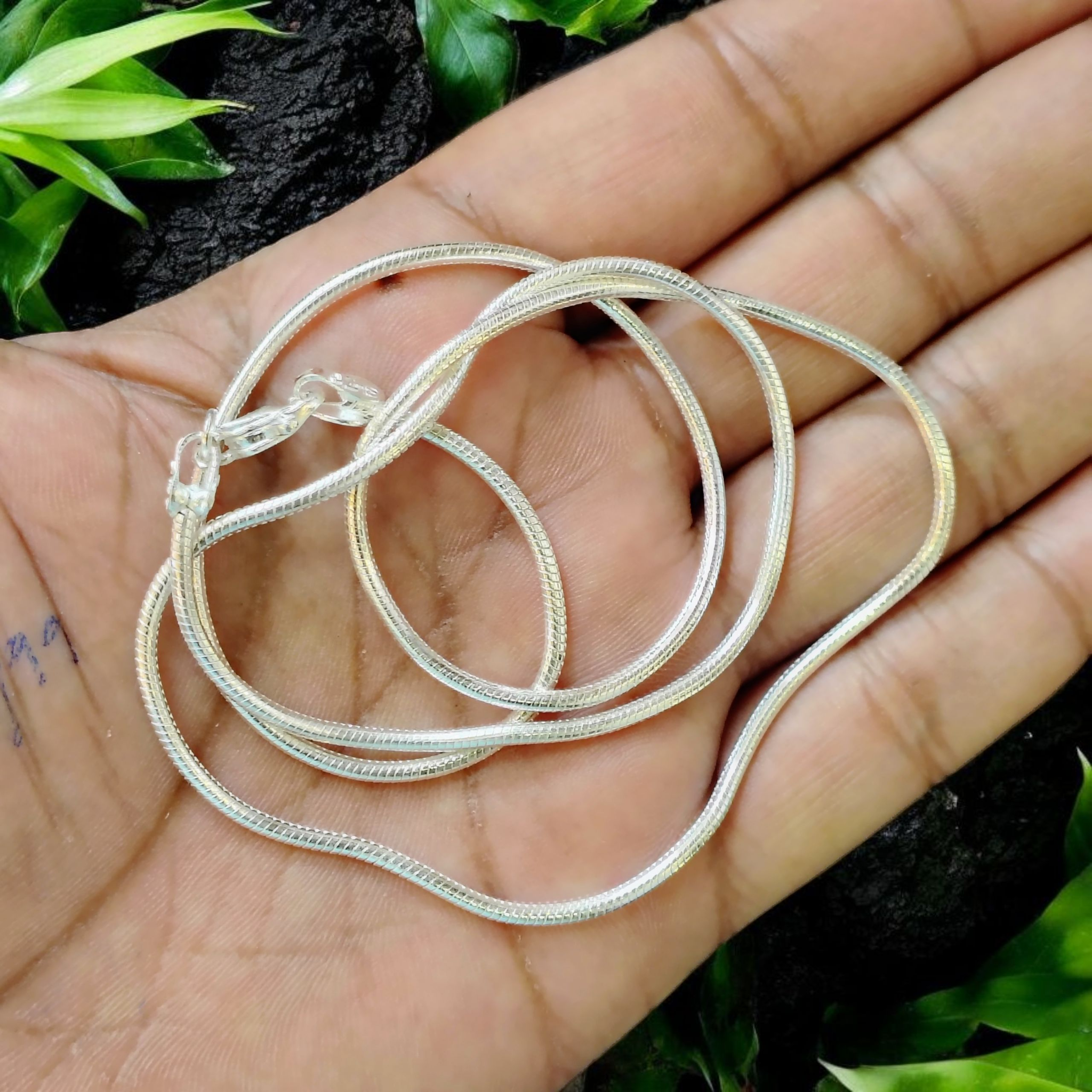 (SLCH) SILVER CHAIN 22 INCH - 625 SILVER CHAIN WGT: 15.090 GM APPROX 1 PIECE (UNISEX DESIGN) FOR MEN AND WOMEN.