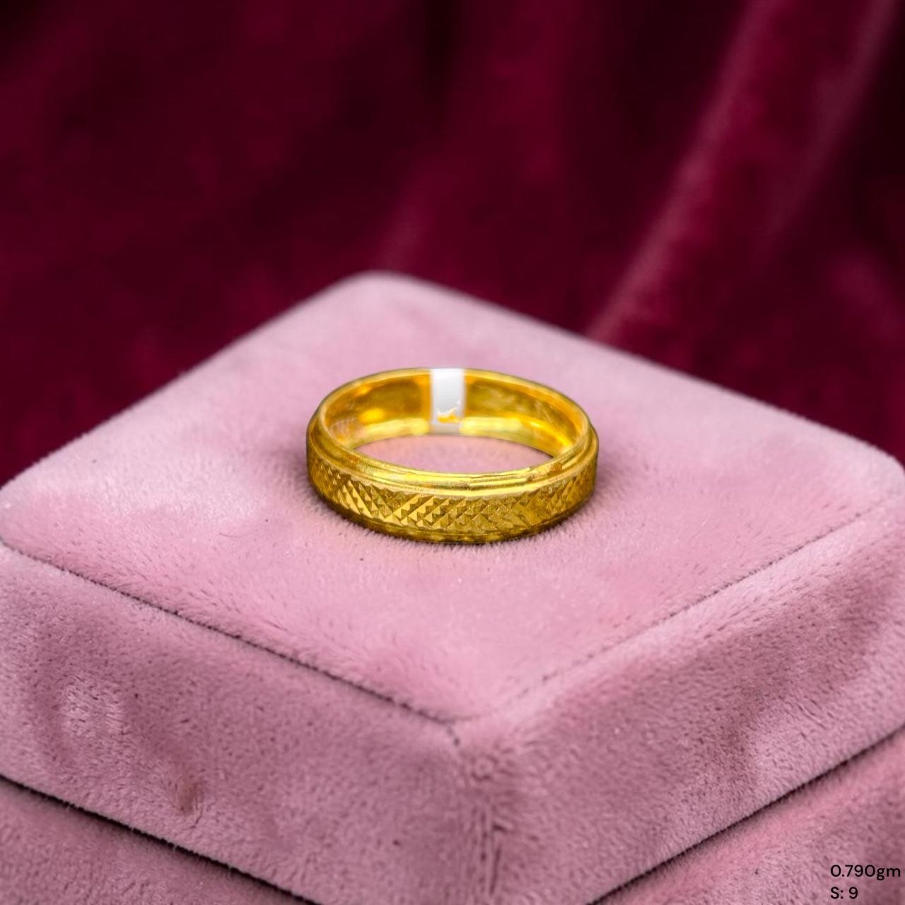 LADIES RING- (SIZE: 9) WGT: 0.790 GM APPROX BIS CERTIFIED HUID HALLMARK 9KT GOLD THUMB RING FOR UNISEX 1 PIECE.(EKH4WS)