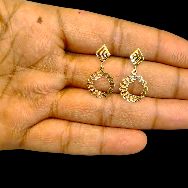 GOLD EARRINGS- WGT: 0.580 GM APPROX BIS CERTIFIED HUID HALLMARK 9KT GOLD EARRINGS 1 PAIR FOR WOMEN.