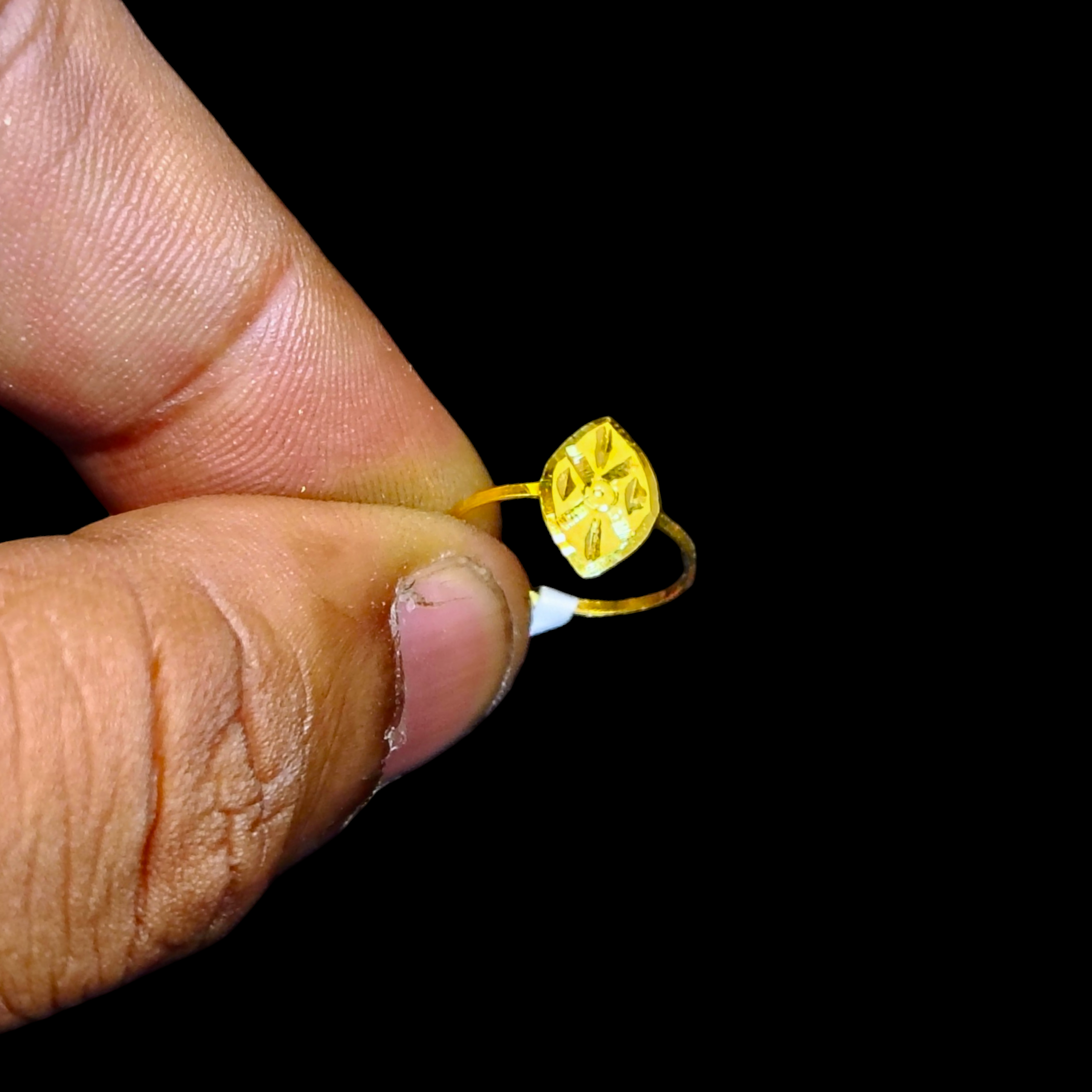 (GBJ) TRJ WGT: 0.220 GM APPROX 22KT HUID HALLMARK GOLD BABY FINGER RING 1 PIECE FOR RICE CEREMONY & BIRTHDAY.