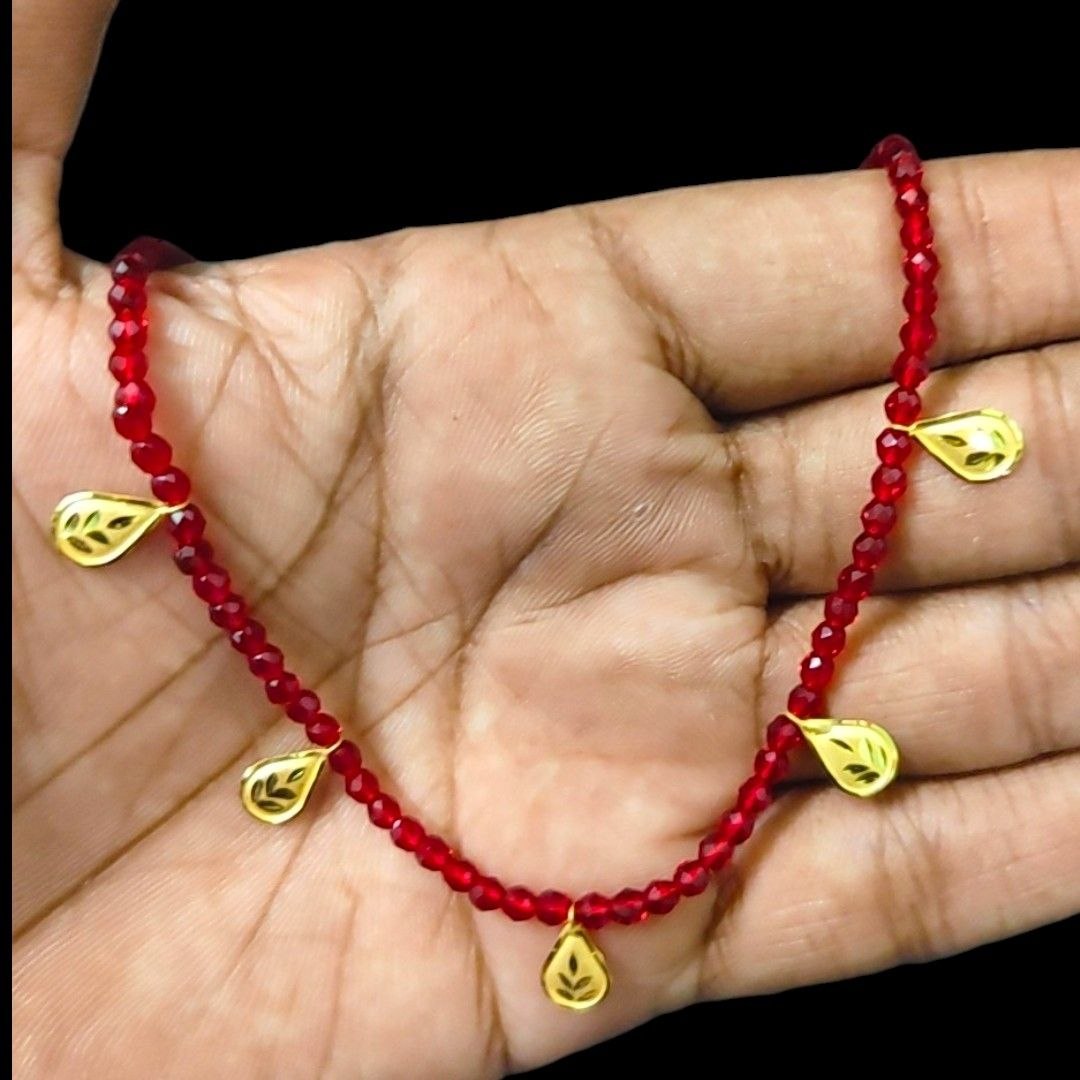 GOLD MOTI HAR- WGT: 0.650 GM APPROX HUID HALLMARK 22KT GOLD MOTI SELIHAR 1 PIECE WITH CRYSTAL CHAIN.
