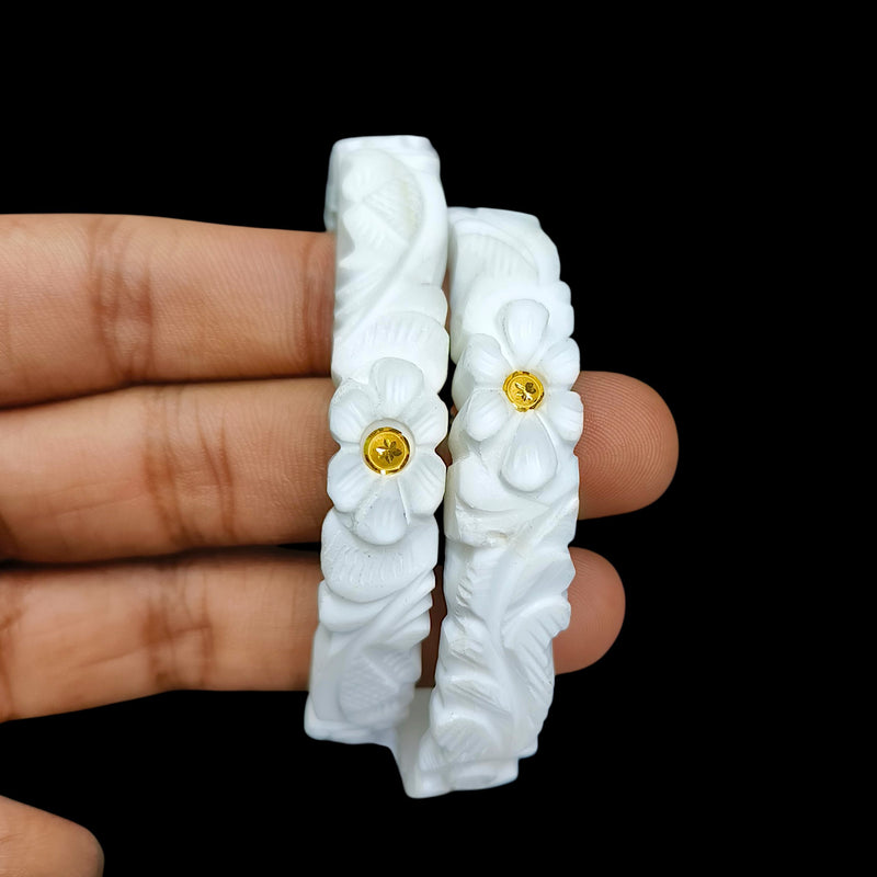GSB9K- (TLJ1K9)-(7TUDYX) (SIZE:26) (WGT: 0.350 GM APPROX) BIS CERTIFIED HUID HALLMARK 375 9KT GOLD SAKHA BADHANO 1 PAIR FOR WOMEN NOT FOR REGULAR USE.