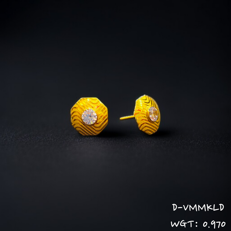 STUD EARRING- D- VMMKLD (WGT: 0.970 GM APPROX) HALLMARK 18KT GOLD EAR TOPS STUD 1 PAIR FOR REGULAR USE.