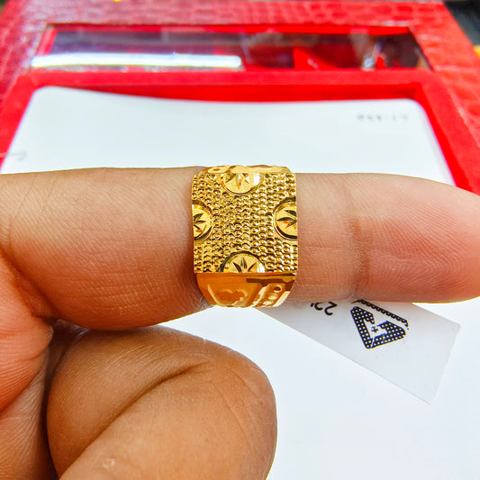 SIZE:20 (WGT: 2.230 GRAM APPROX) BIS CERTIFIED HUID HALLMARK 916 22KT GOLD GENTS FINGER RING FOR MENS 1 PIECE.