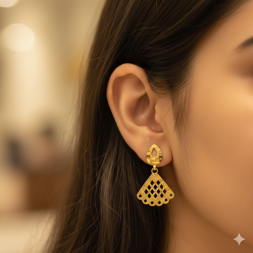 GOLD EARRINGS- WGT: 0.950 GM APPROX BIS CERTIFIED HUID HALLMARK 9KT GOLD EARRINGS 1 PAIR FOR WOMEN.