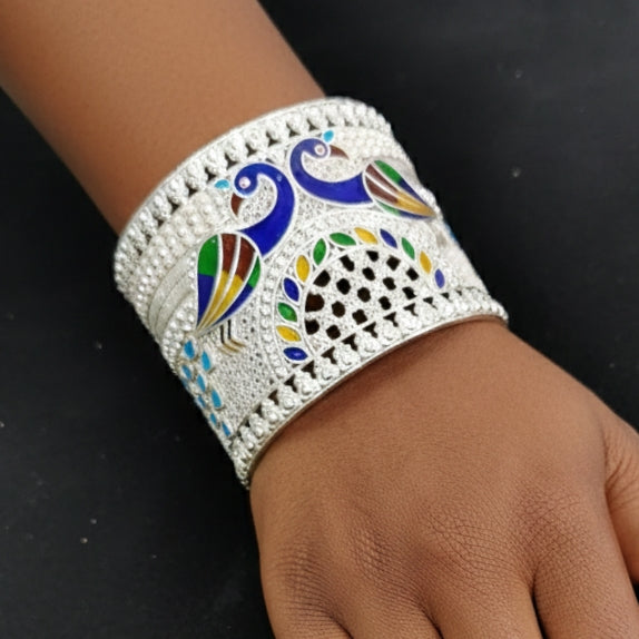 SILVER BANGLES- CERTIFIED HALLMARK 925 SILVER CHUR 1 PIECE APPROX WGT: 52.300 GM FOR BEAUTIFUL WOMEN.
