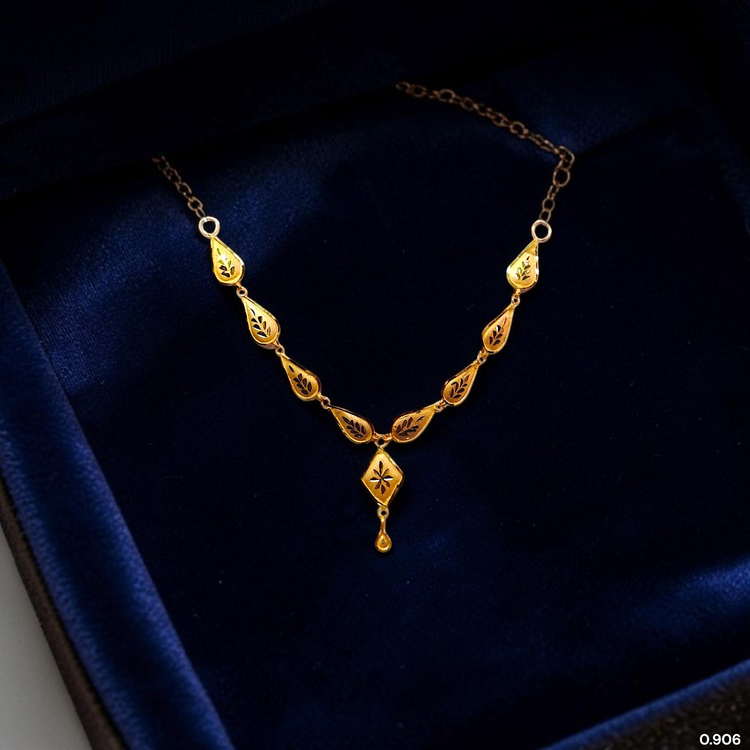 GOLD CHOKER NECKLACE-(WGT: 0.906 GM APPROX) BIS CERTIFIED HUID HALLMARK 9KT GOLD NECKLACE 1 PIECE FOR WOMEN.