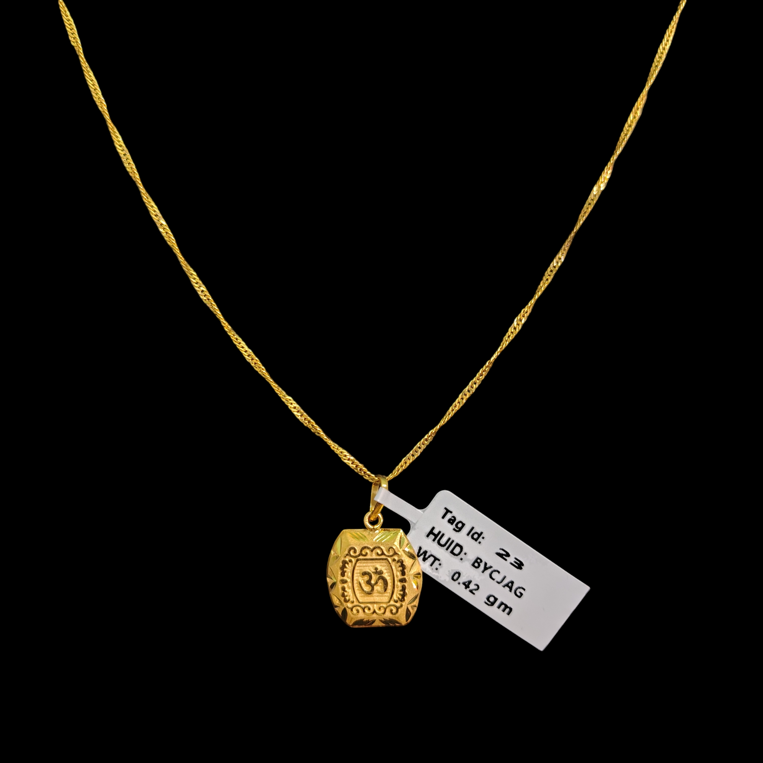 GOLD LOCKET BOYS- WGT: 0.420 GM APPROX BIS CERTIFIED HUID HALLMARK 9KT GOLD LOCKET FOR MEN 1 PIECE. (CHAIN NOT INCLUDED).