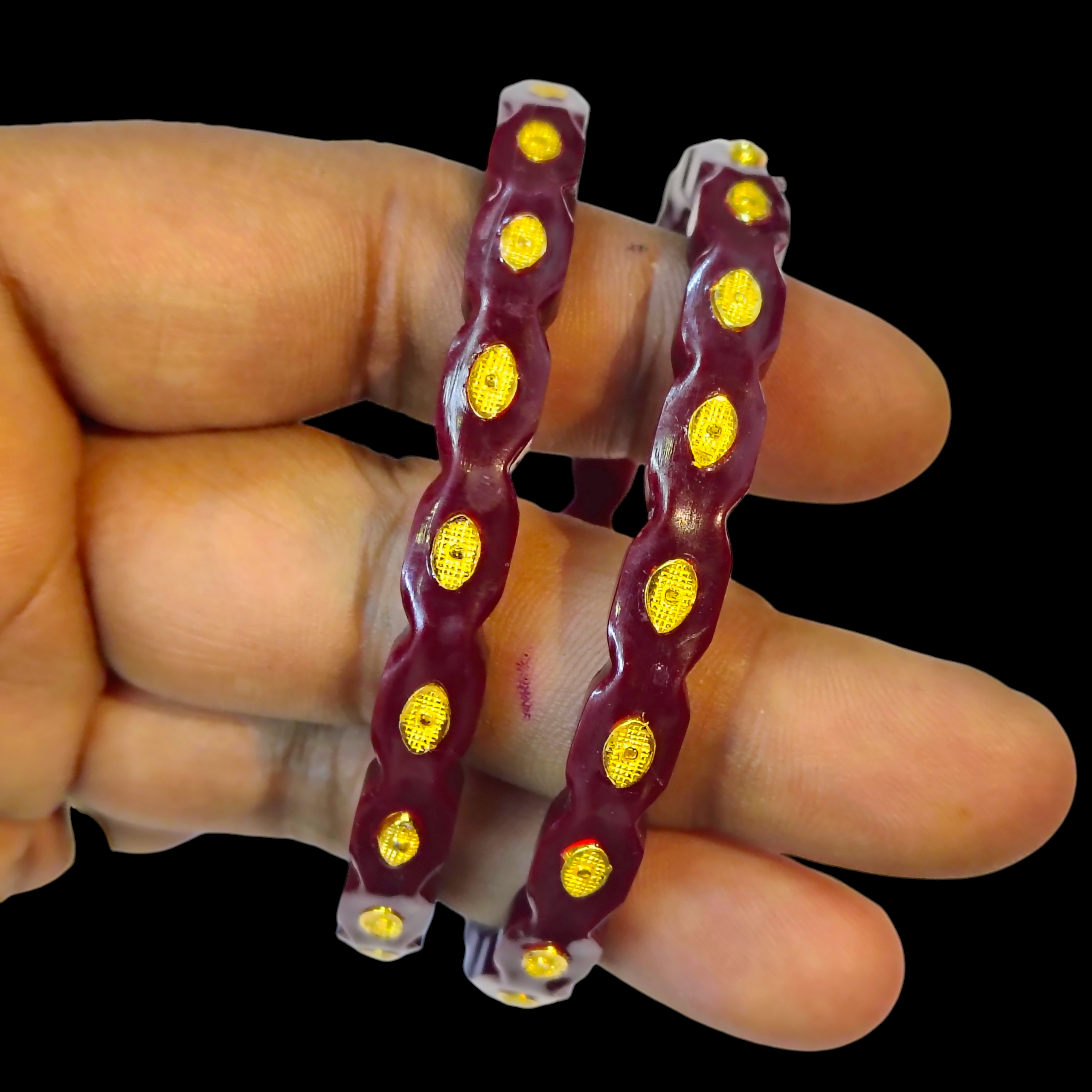 PASTING POLA- (SIZE: 25) WGT: 0.680 GM APPROX 22KT HUID HALLMARK GOLD PASTING POLA BANGLES 1 PAIR (FULL BODY WORK).