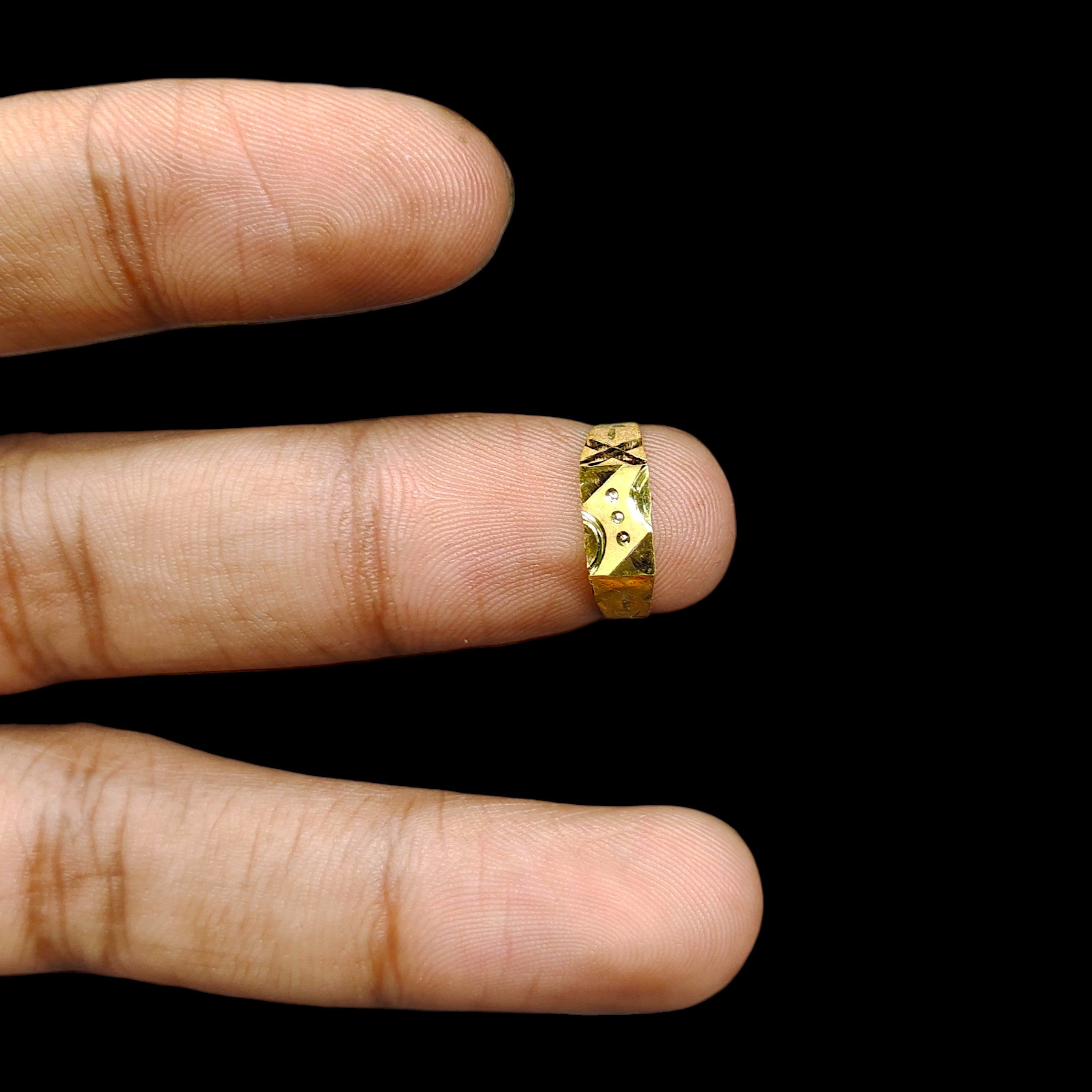 BABY JEWELLERY- TRJ WGT: 0.240 GM APPROX 375 9KT HUID HALLMARK GOLD BABY FINGER RING 1 PIECE FOR RICE CEREMONY & BIRTHDAY.(ERGXVU)