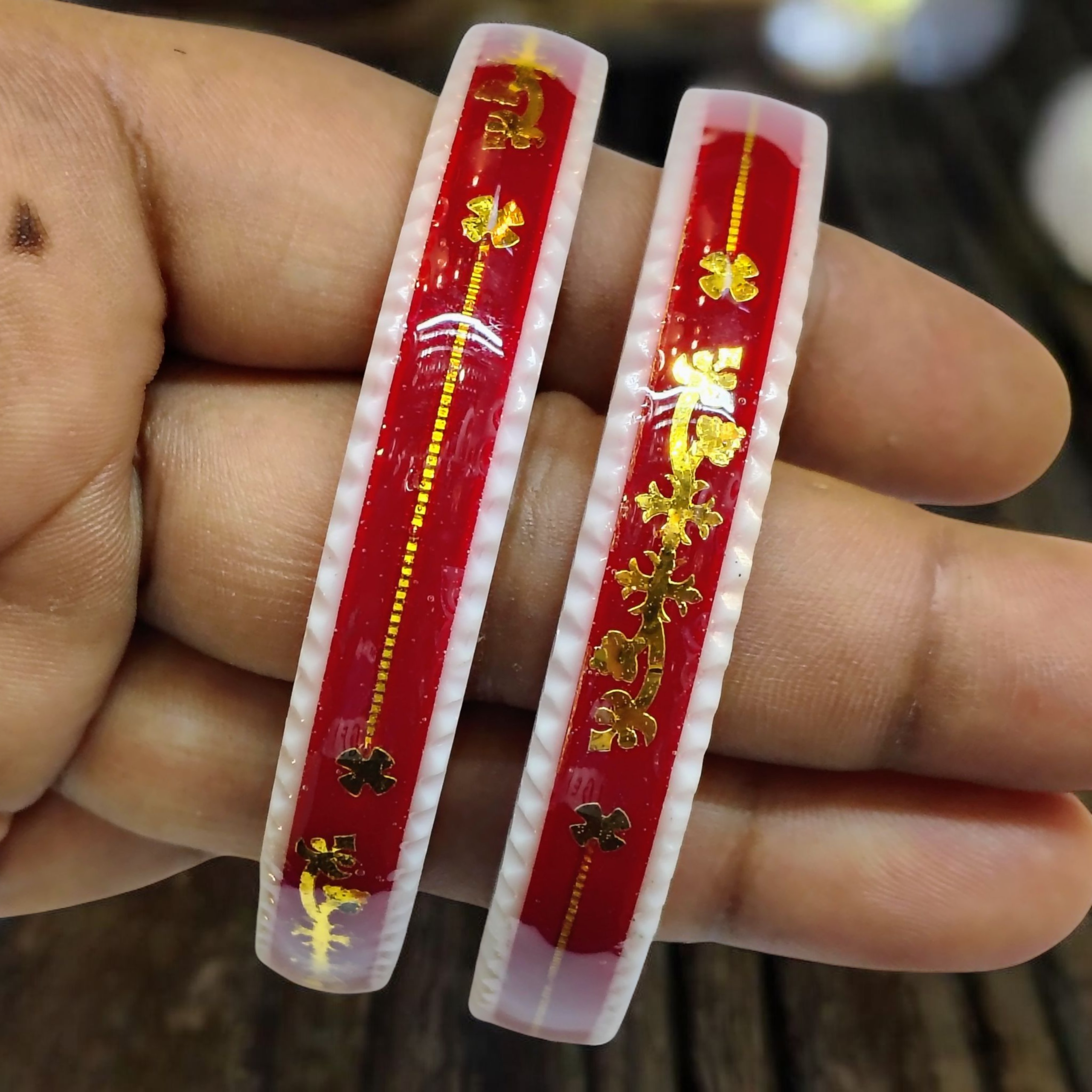 RED/WHITE MIXED (FACEBOOK VIRAL POLA) GOLDEN DETAILING LAMINATION POLA PATTERN DESIGN 1 PAIR FOR WOMEN - NON EXCHANGEABLE ITEM (GET ANY DESIGN AS PER AVAILABILITY)